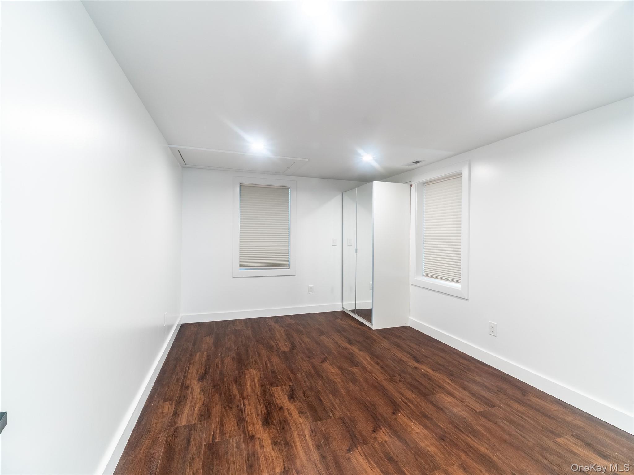 Single Family Westchester Avenue  Westchester County, NY 10573, MLS-1033076-17