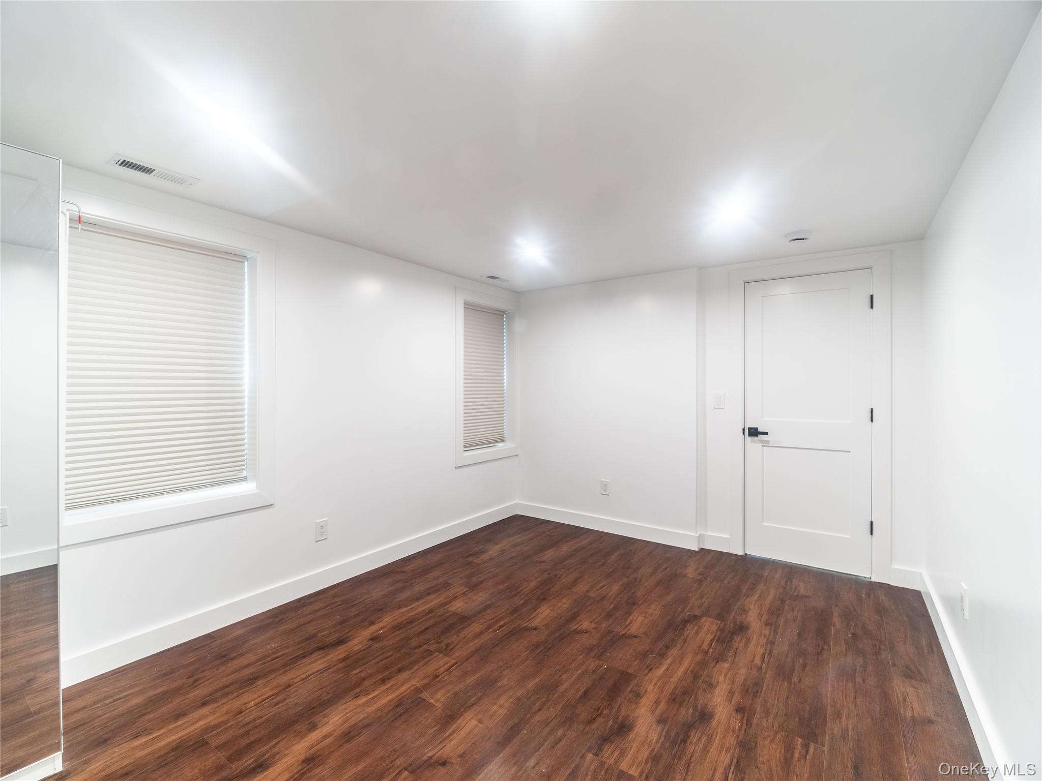 Single Family Westchester Avenue  Westchester County, NY 10573, MLS-1033076-18