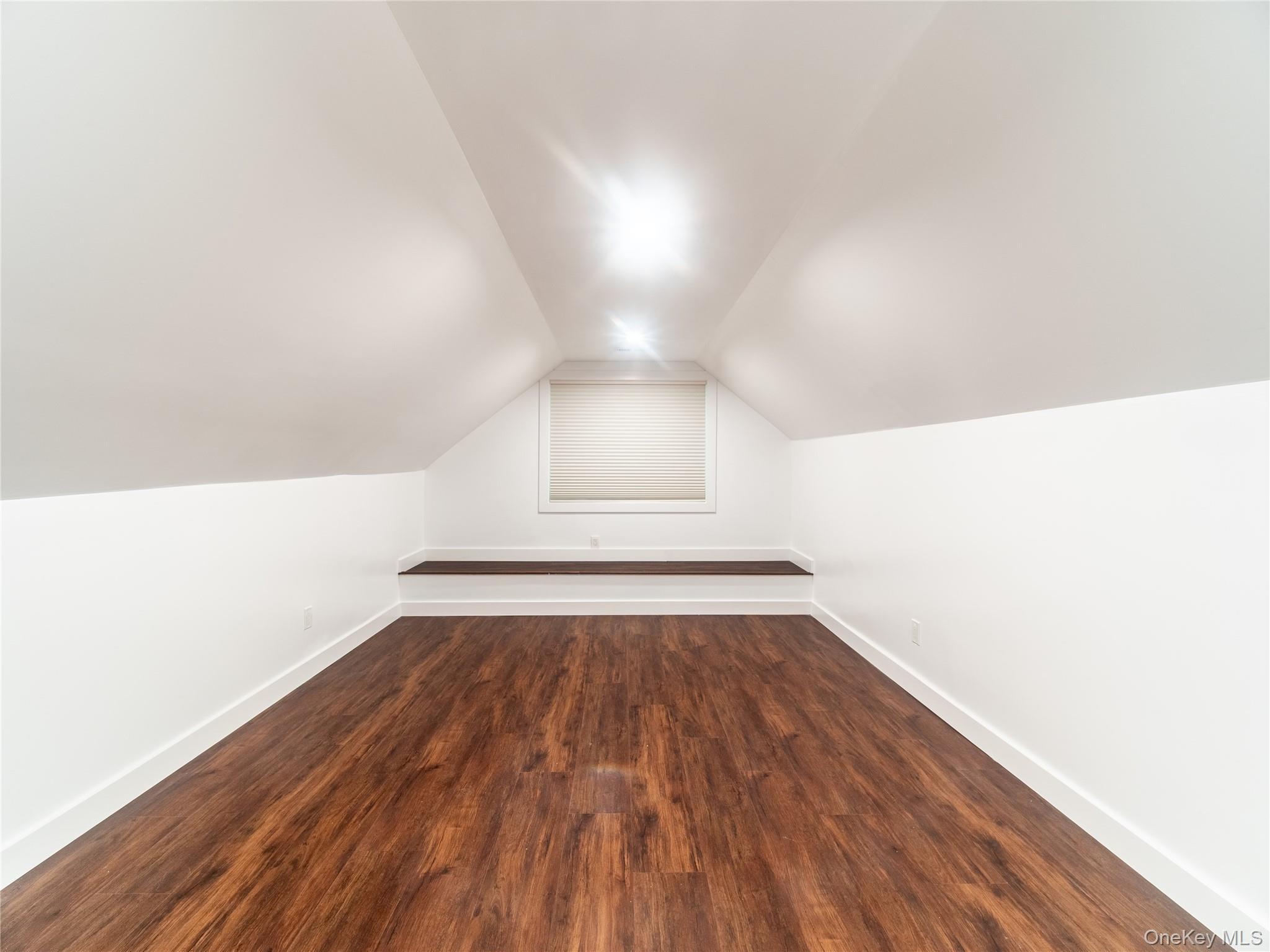 Single Family Westchester Avenue  Westchester County, NY 10573, MLS-1033076-19