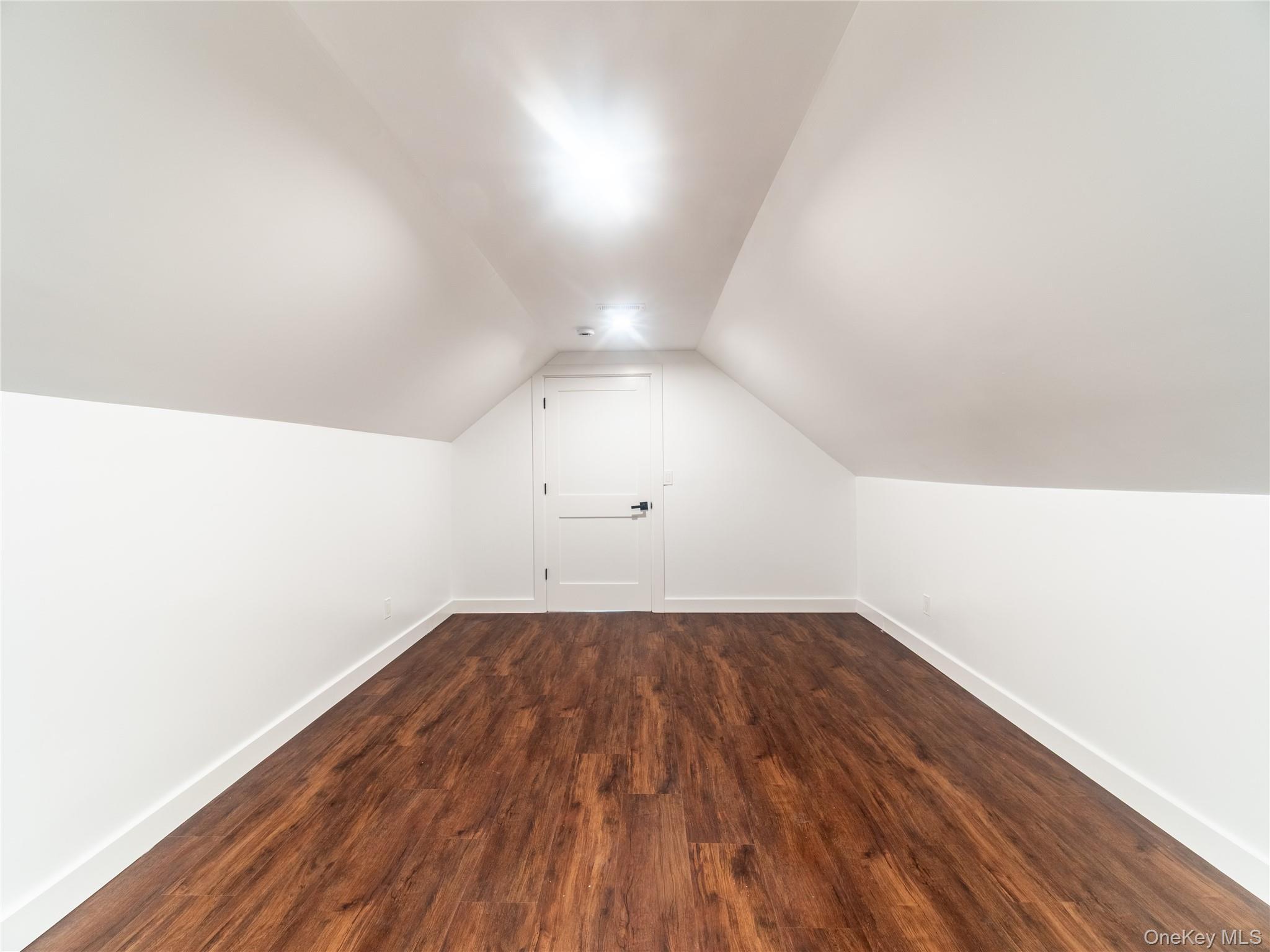 Single Family Westchester Avenue  Westchester County, NY 10573, MLS-1033076-20