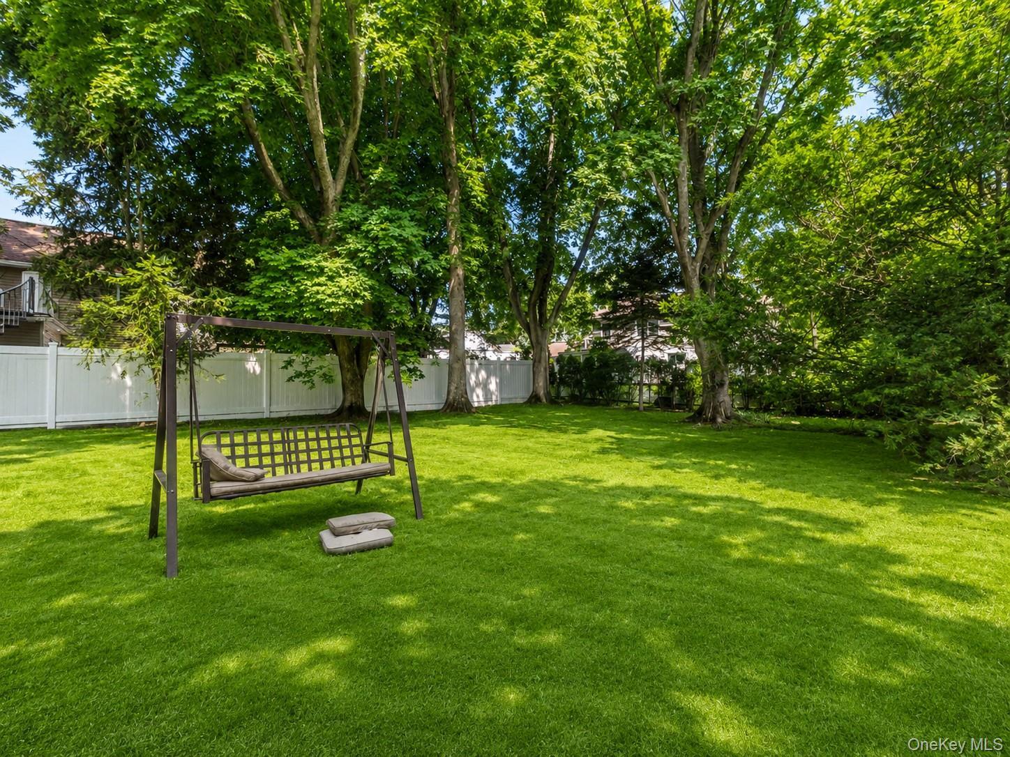 Single Family Westchester Avenue  Westchester County, NY 10573, MLS-1033076-3