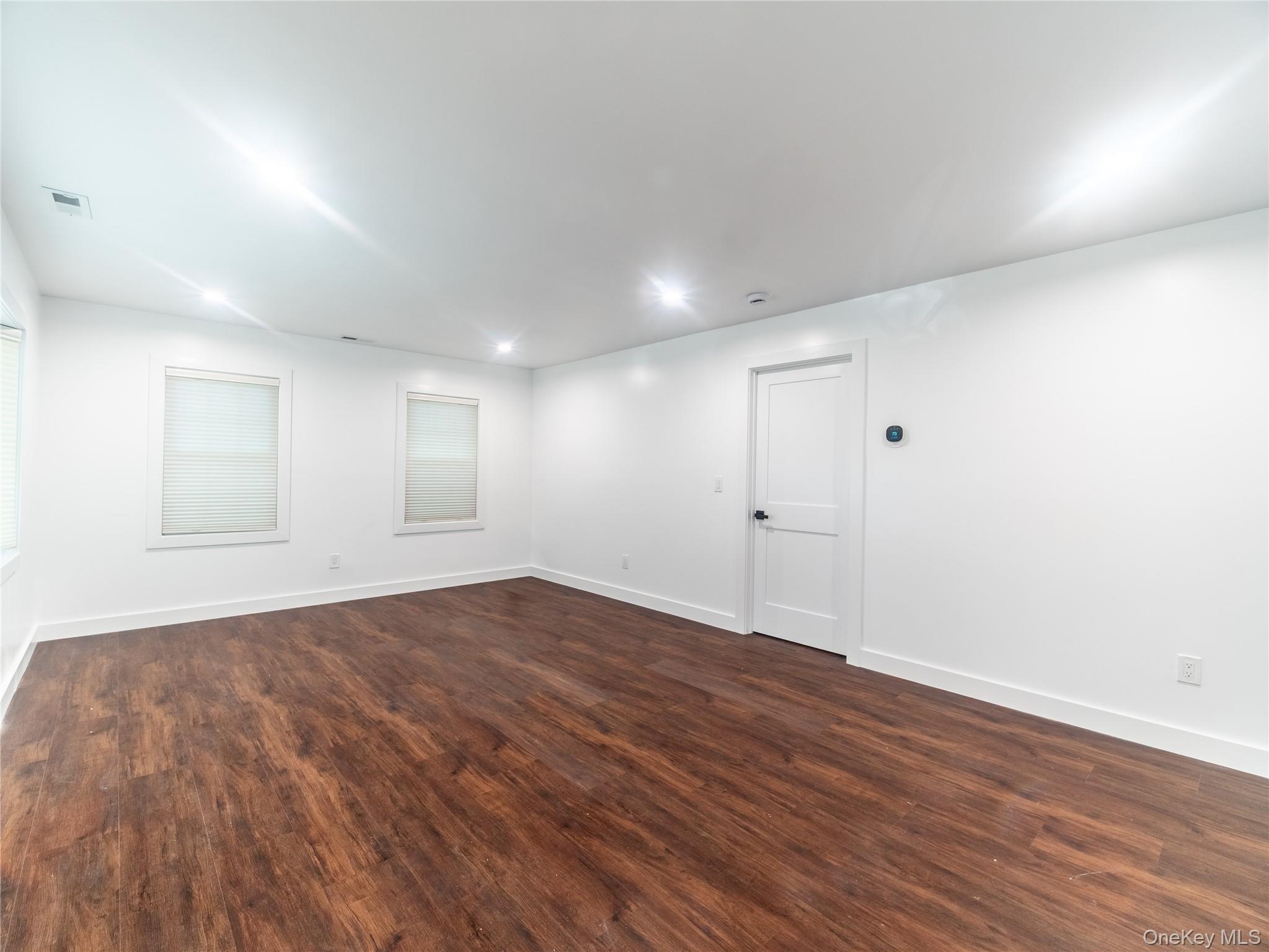 Single Family Westchester Avenue  Westchester County, NY 10573, MLS-1033076-8