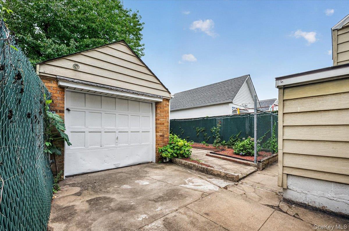 Single Family 187th Place Queens, NY 11423, MLS-1033080-20