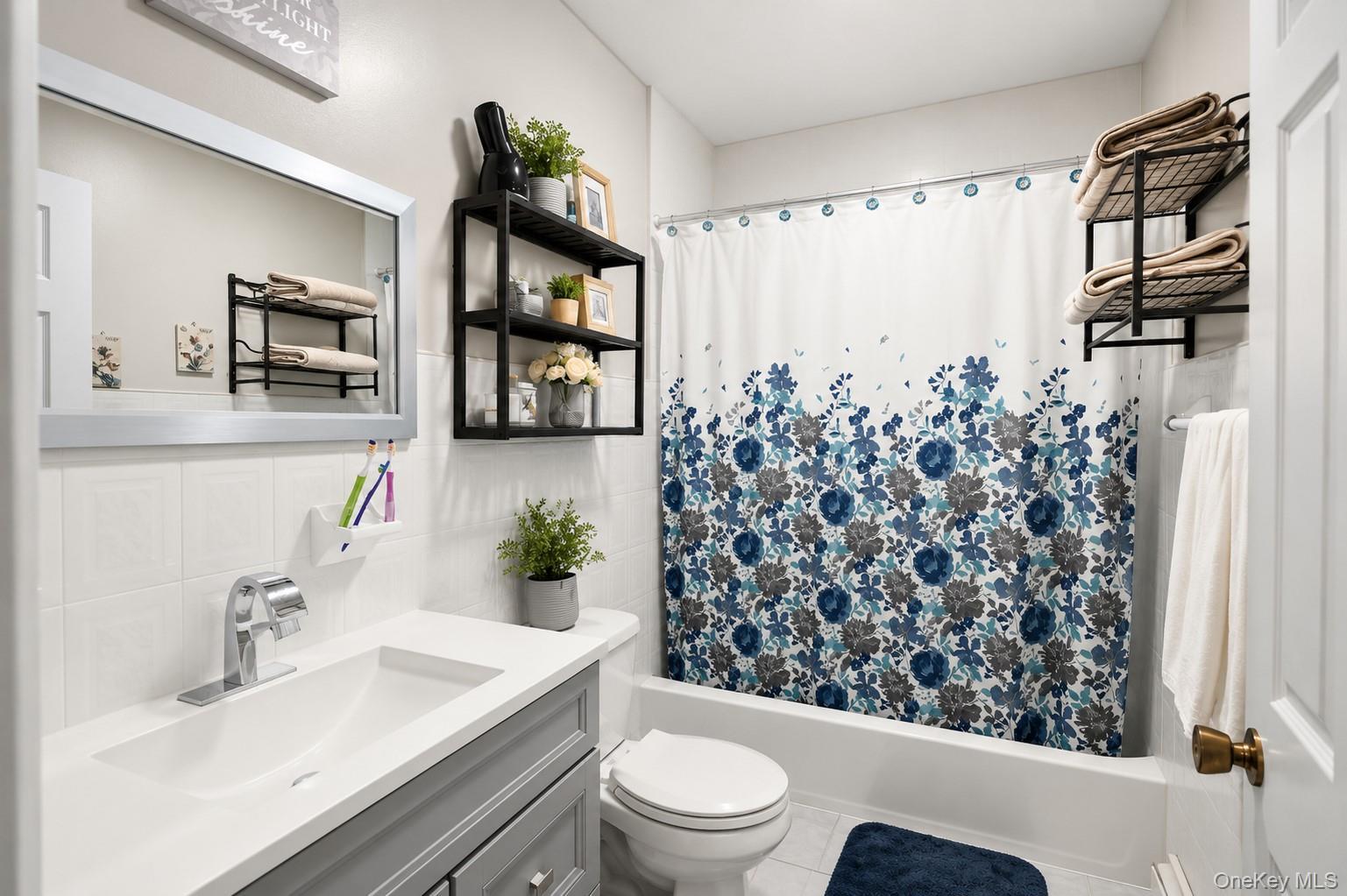 Single Family Willoughby Avenue Brooklyn, NY 11237, MLS-1033086-20