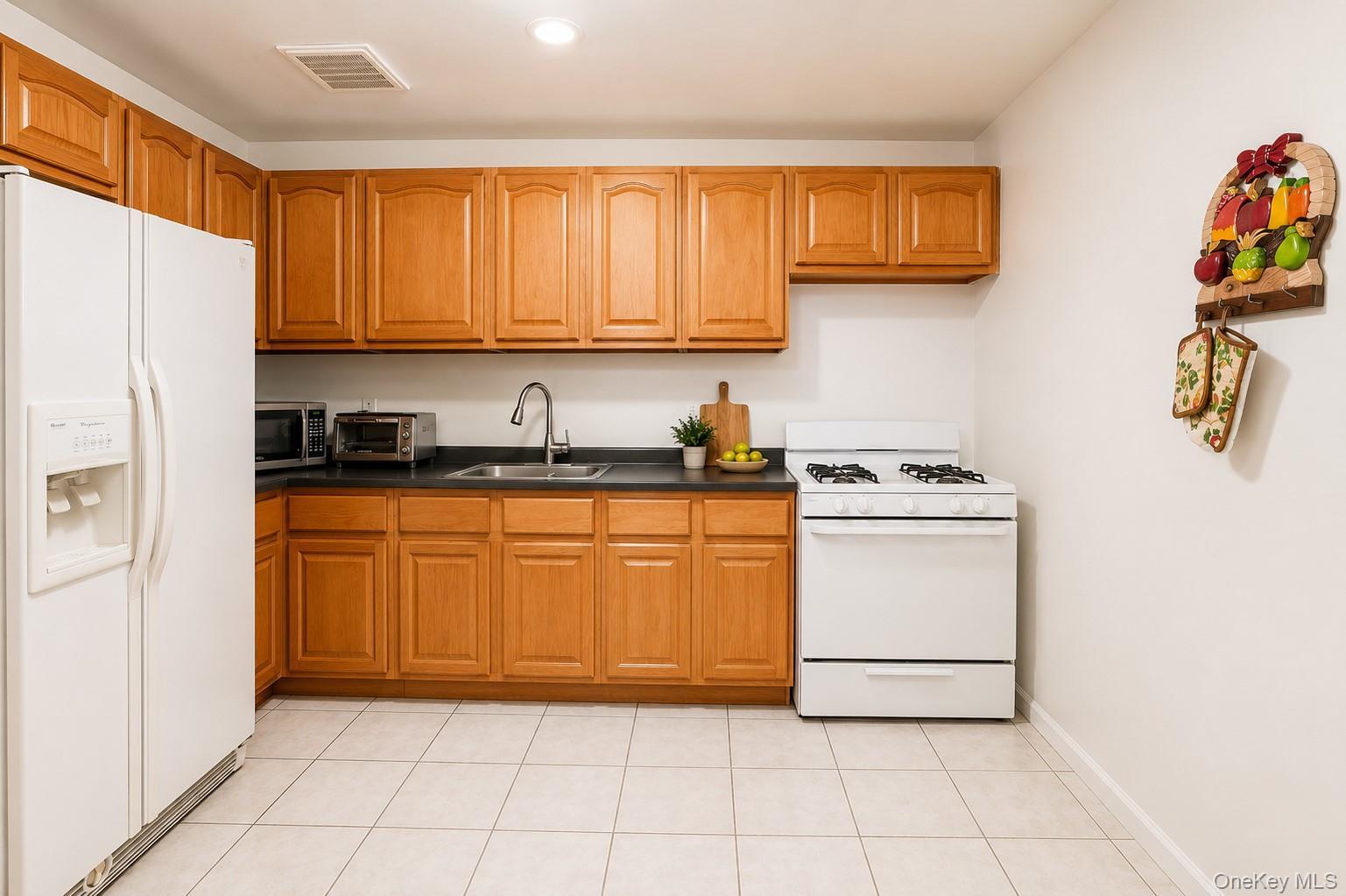 Single Family Willoughby Avenue Brooklyn, NY 11237, MLS-1033086-25