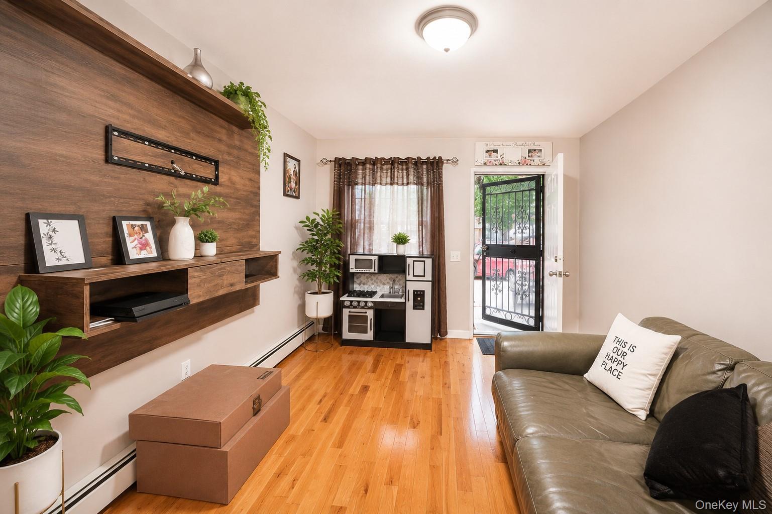 Single Family Willoughby Avenue Brooklyn, NY 11237, MLS-1033086-3