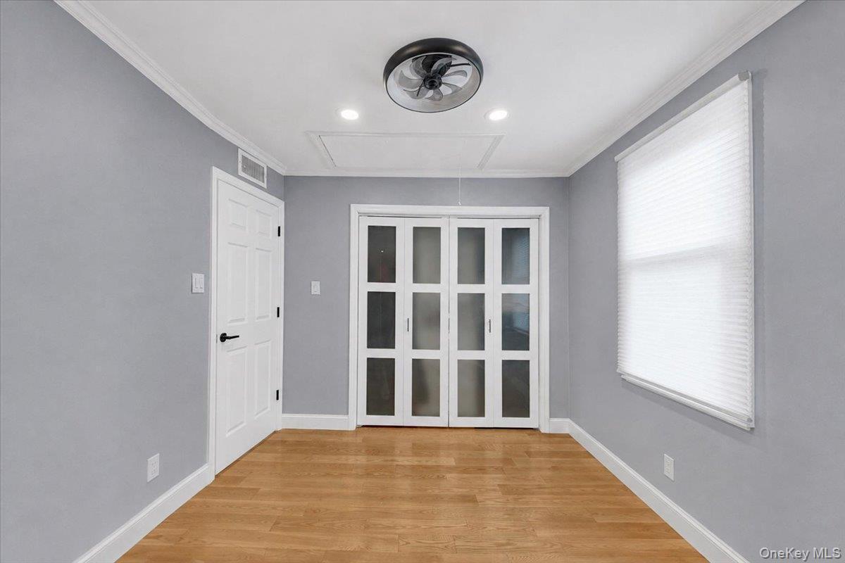 Single Family Westervelt Avenue  Bronx, NY 10469, MLS-1033098-13