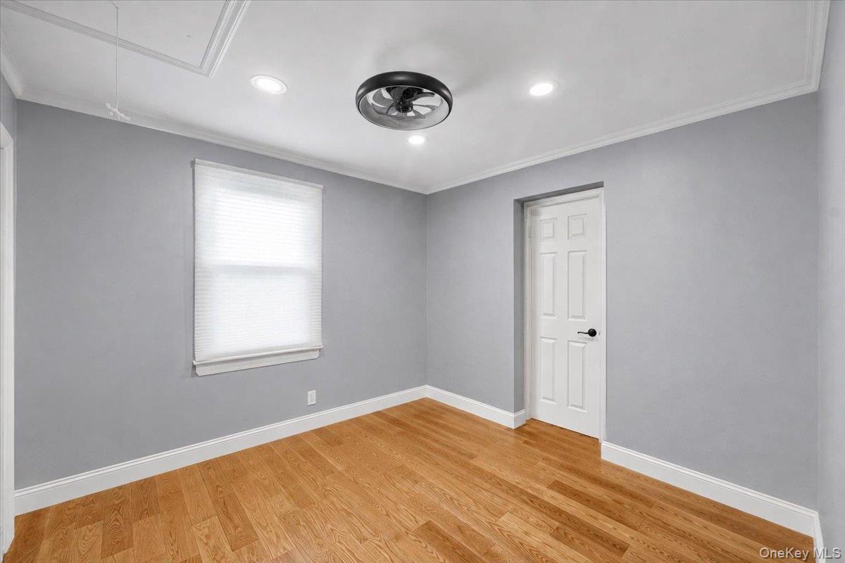 Single Family Westervelt Avenue  Bronx, NY 10469, MLS-1033098-14
