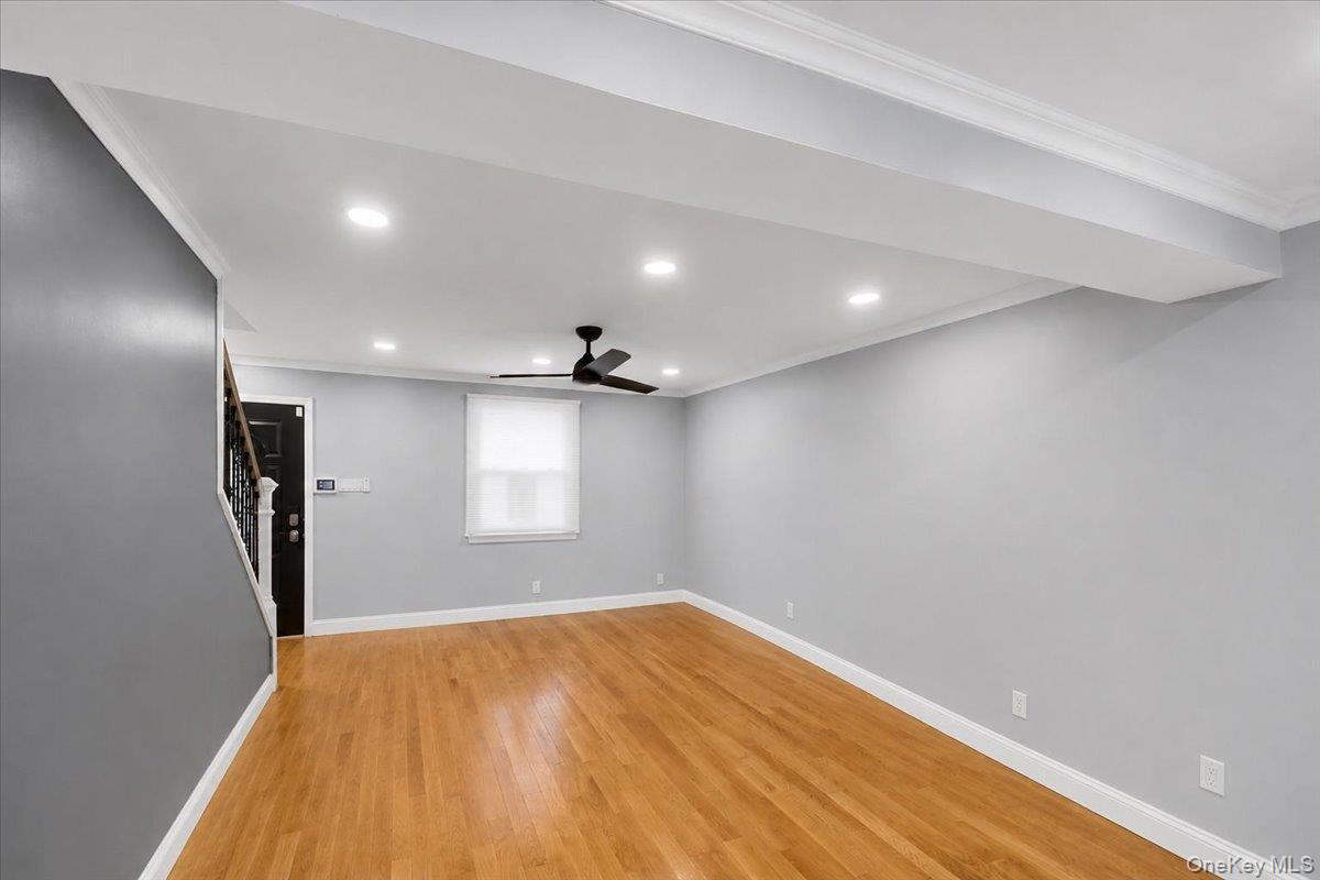 Single Family Westervelt Avenue  Bronx, NY 10469, MLS-1033098-4