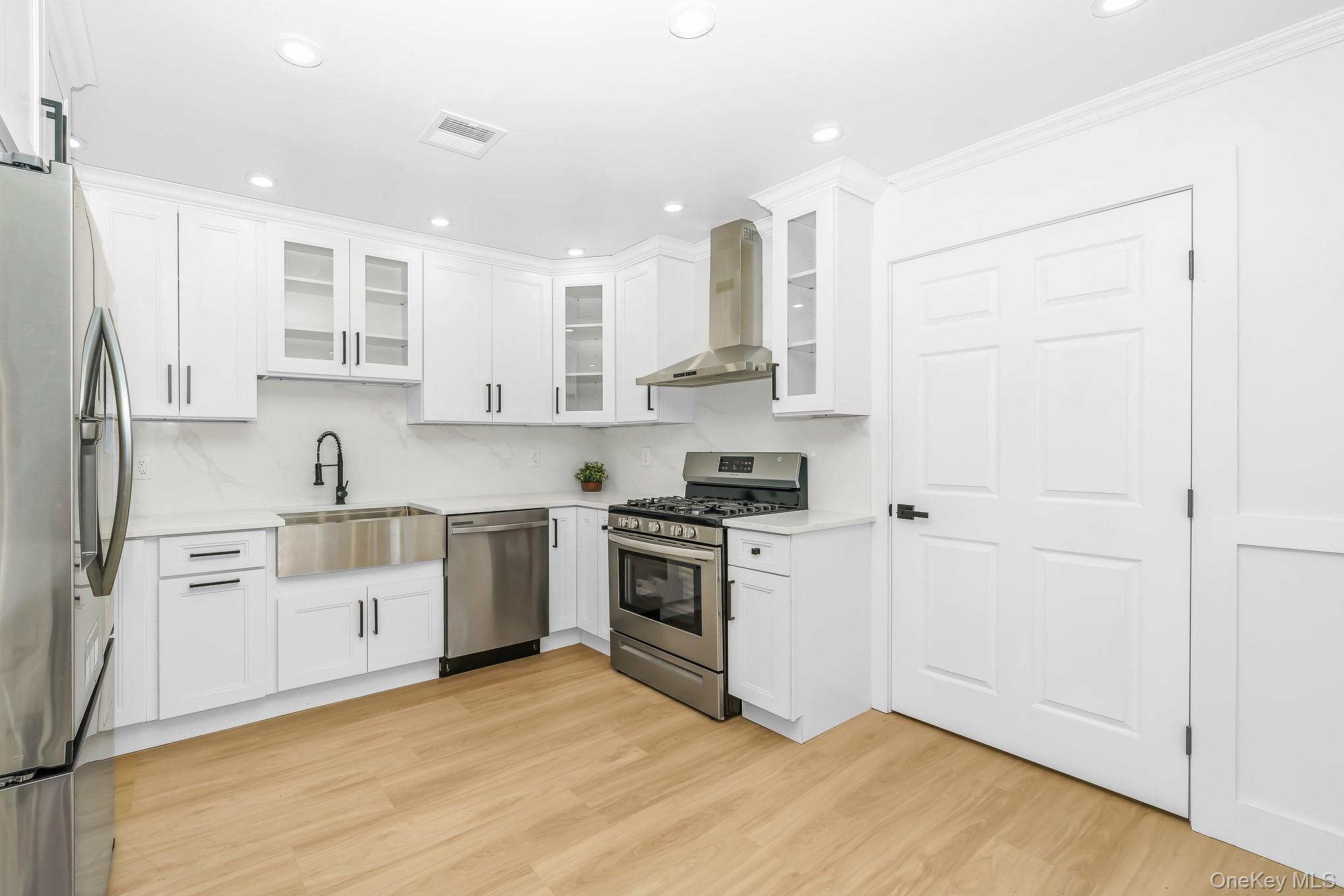 Single Family Joan Avenue  Suffolk County, NY 11720, MLS-1033138-17