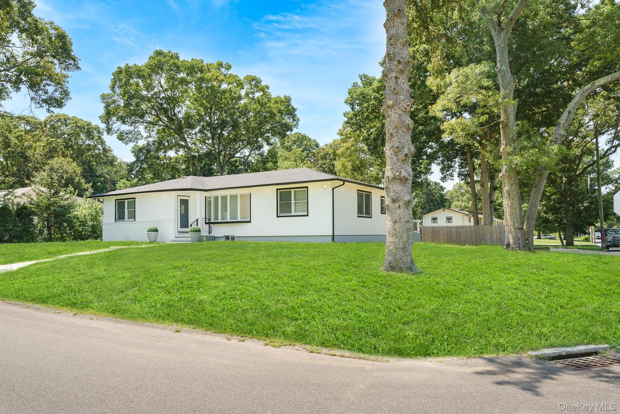 Single Family Joan Avenue  Suffolk County, NY 11720, MLS-1033138-2