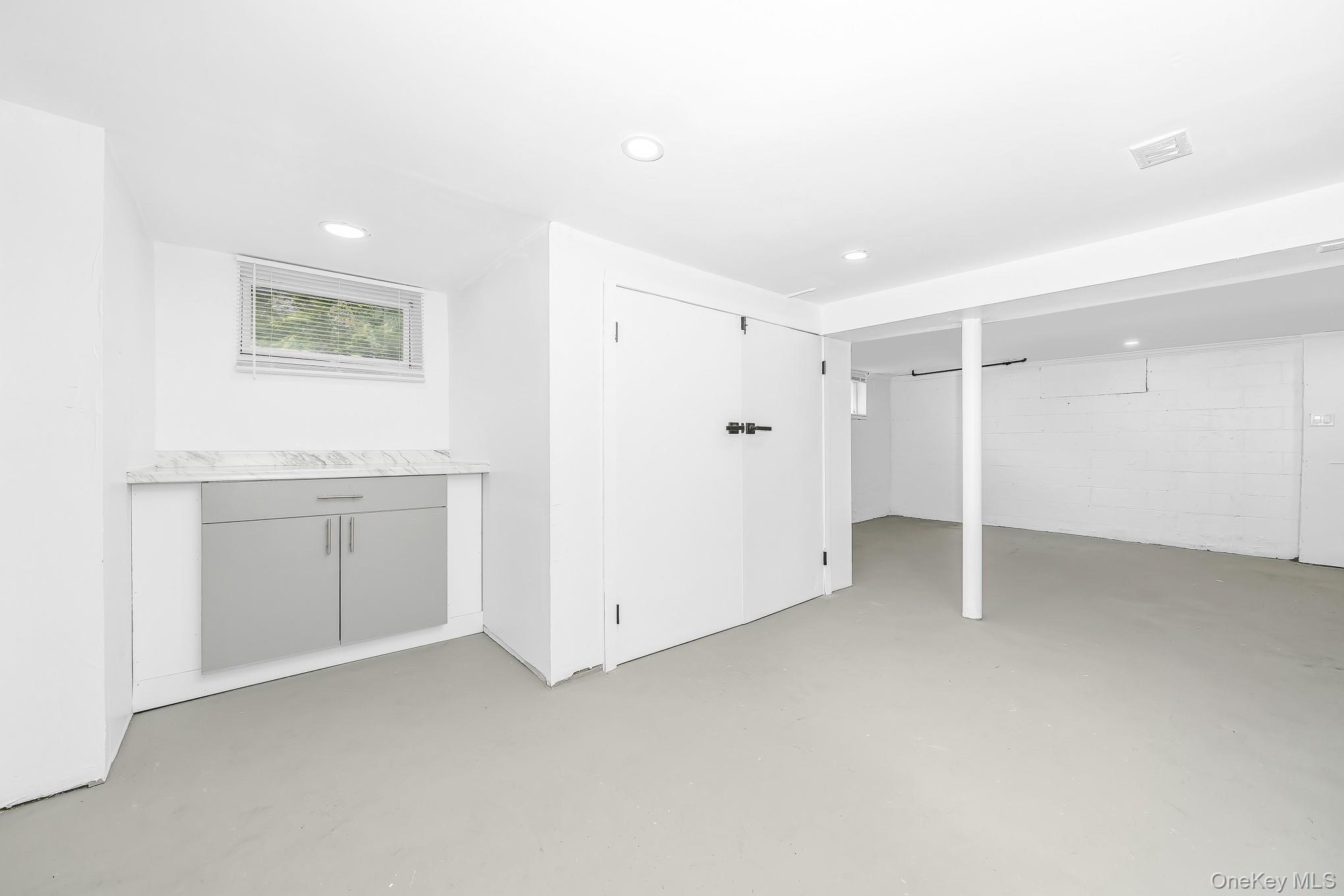 Single Family Joan Avenue  Suffolk County, NY 11720, MLS-1033138-35