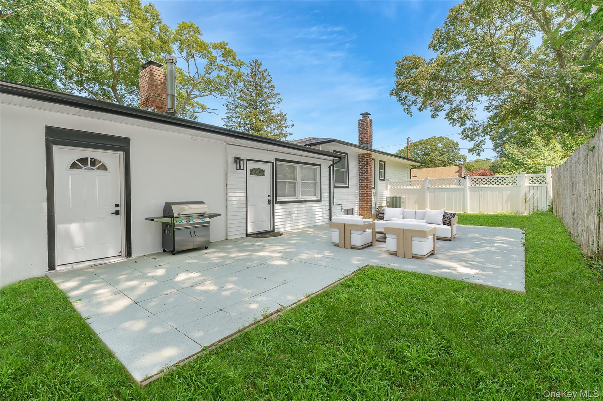 Single Family Joan Avenue  Suffolk County, NY 11720, MLS-1033138-41