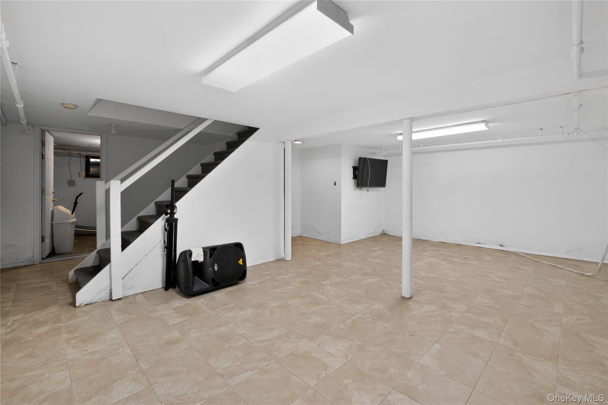 Single Family Central Park Avenue Westchester County, NY 10710, MLS-1033186-10