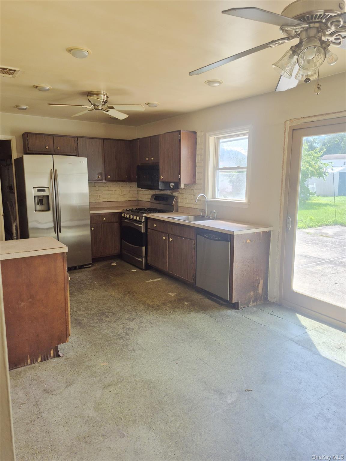 Single Family Wendy Road Suffolk County, NY 11727, MLS-1033188-11