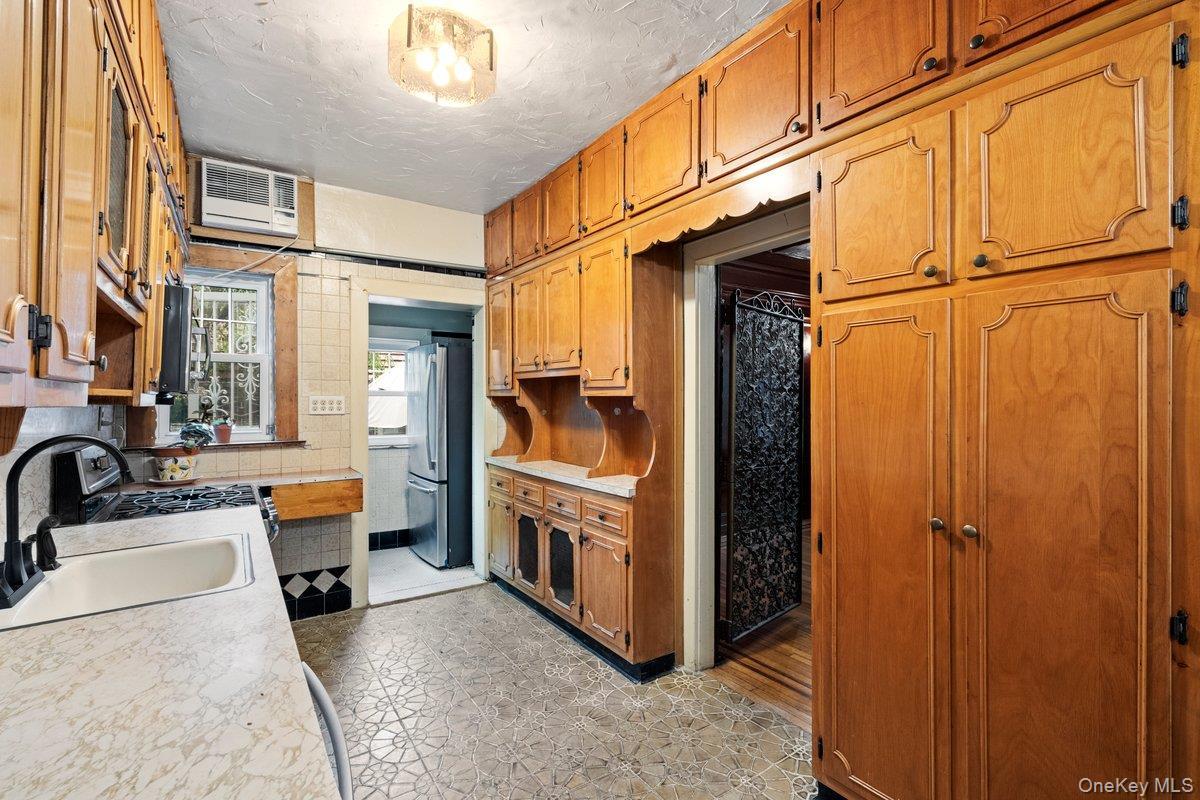 Single Family Ascan Avenue Queens, NY 11375, MLS-1033196-14