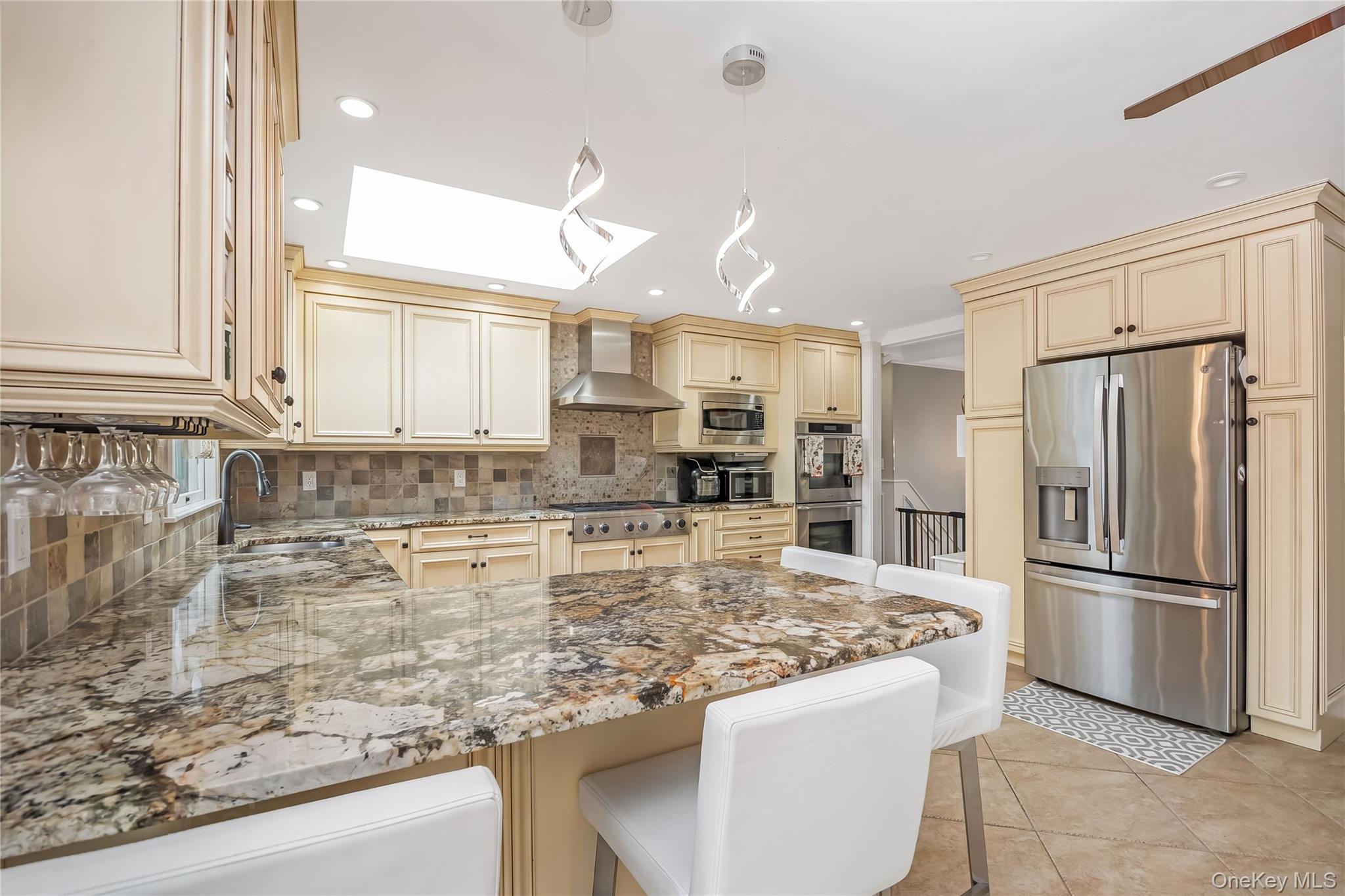 Single Family E Lincoln Avenue Nassau County, NY 11758, MLS-1033212-22