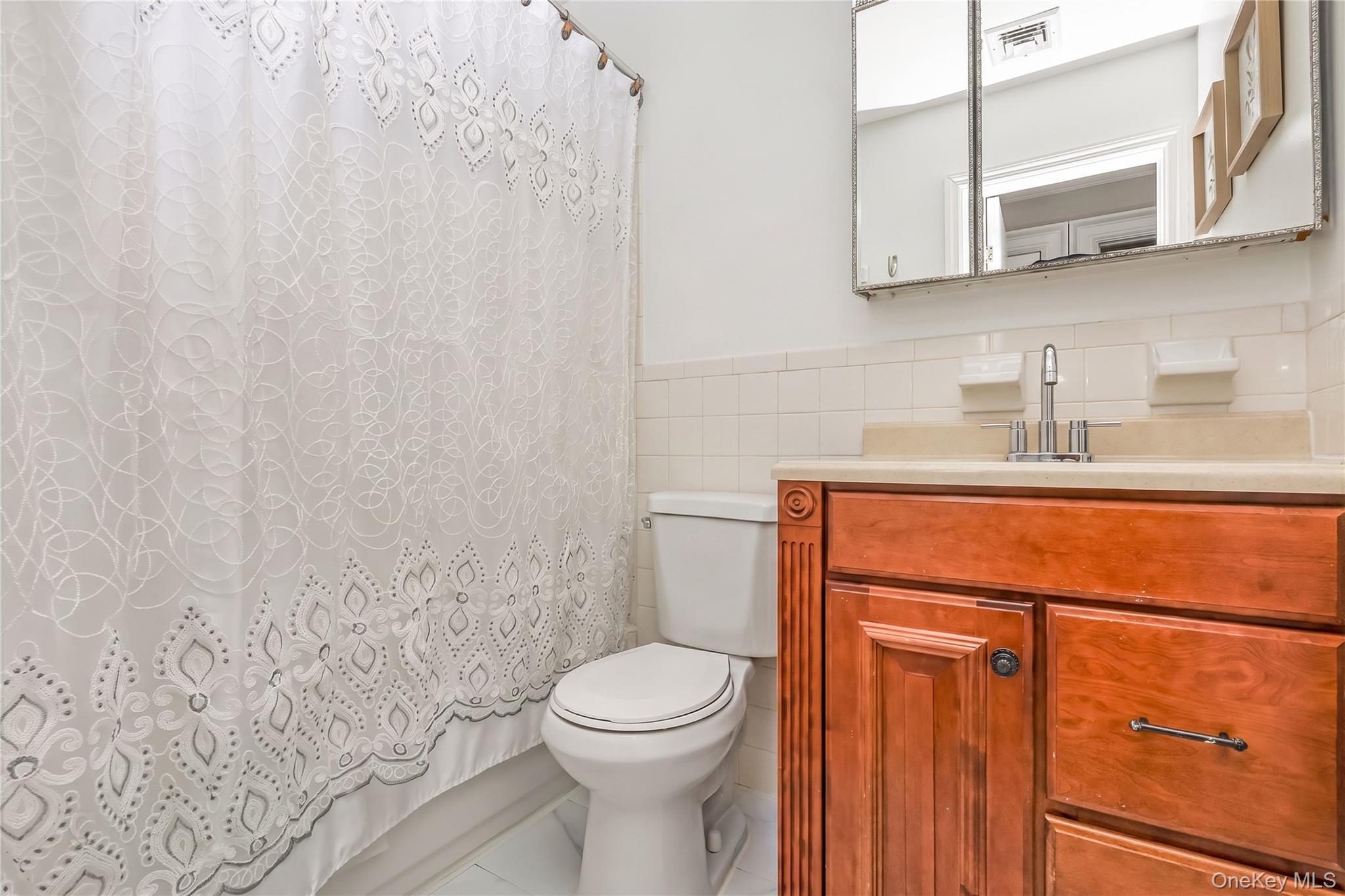 Single Family E Lincoln Avenue Nassau County, NY 11758, MLS-1033212-28