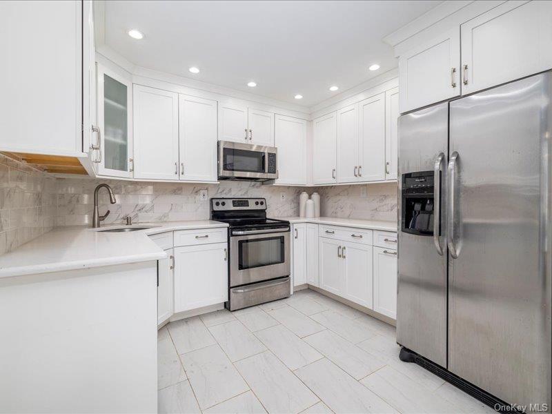 Single Family Old Farm Road  Nassau County, NY 11756, MLS-1033238-4