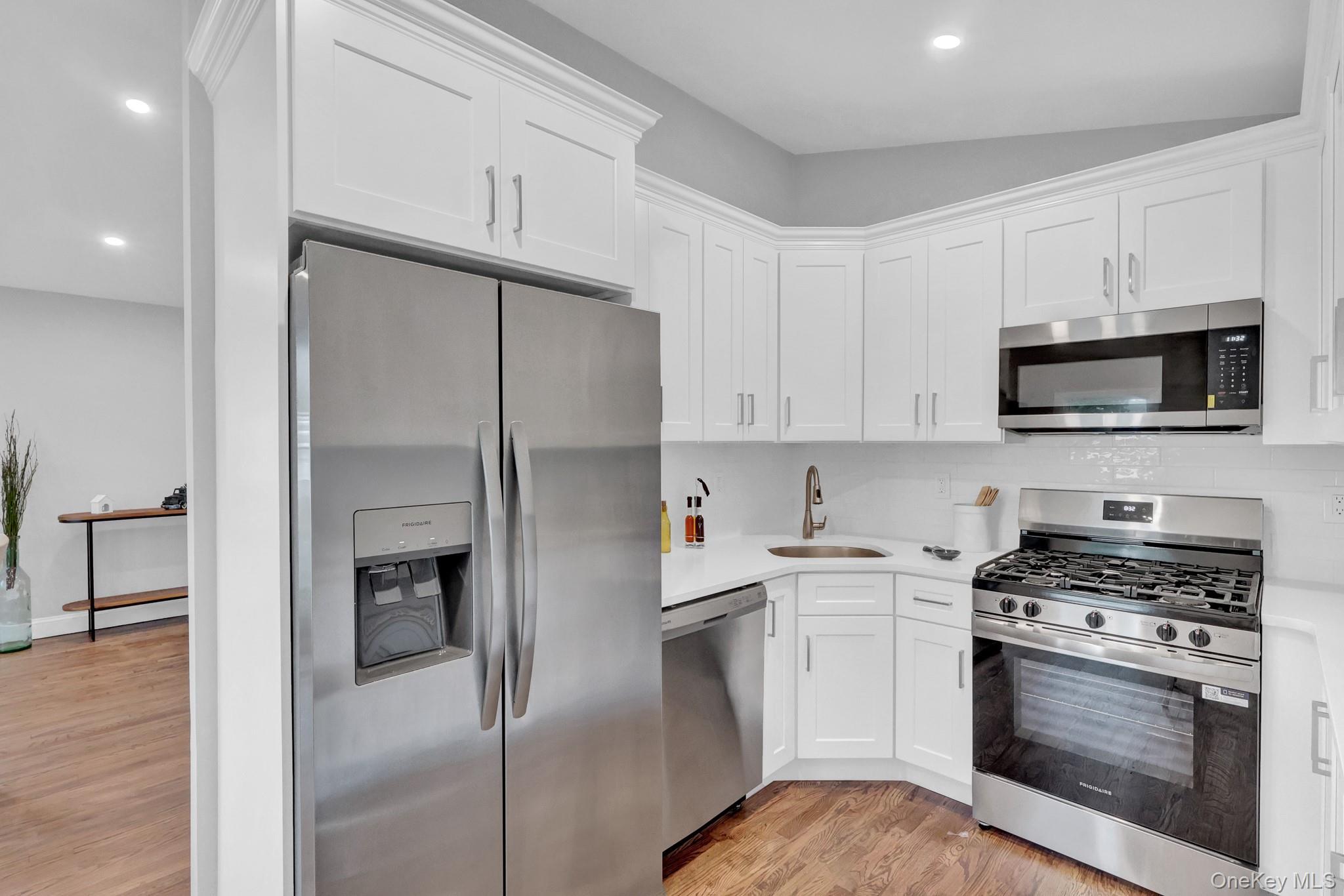 Single Family Hayrick Lane  Suffolk County, NY 11725, MLS-1033244-11