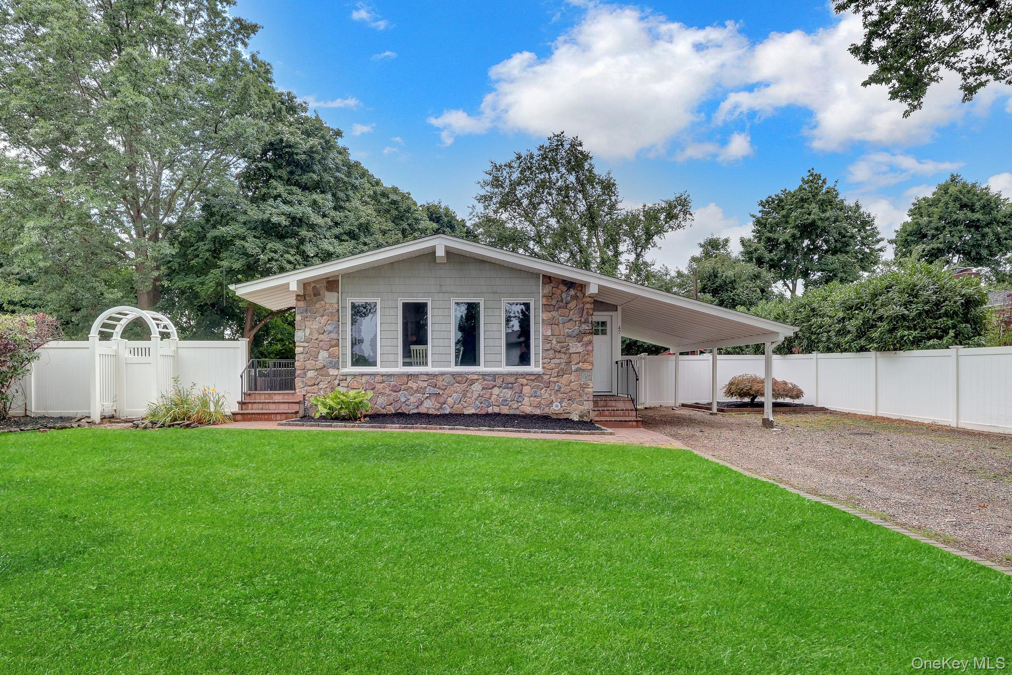 Single Family Hayrick Lane  Suffolk County, NY 11725, MLS-1033244-2