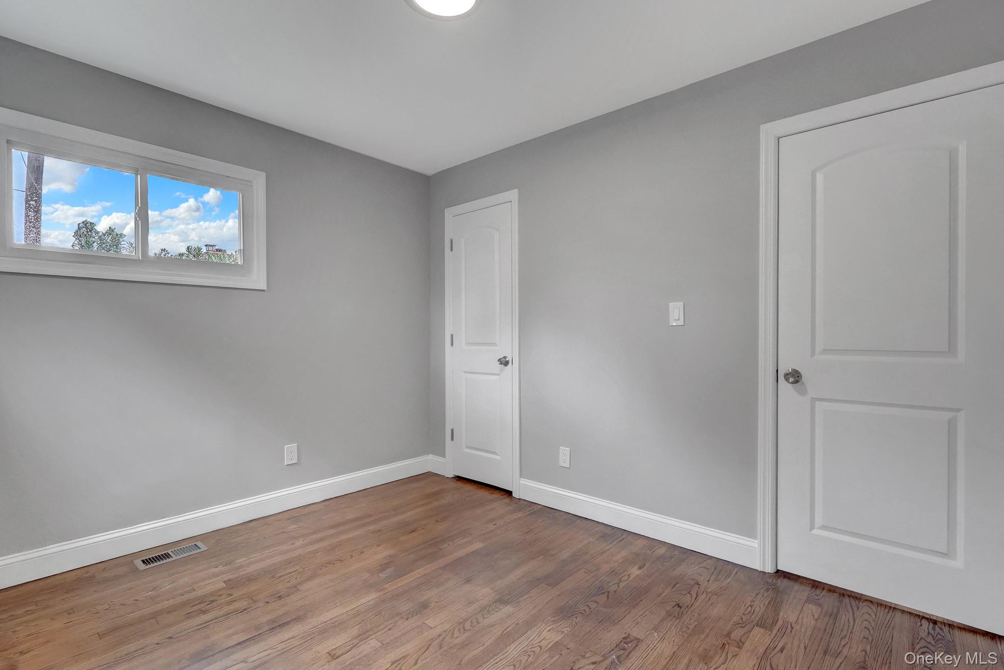 Single Family Hayrick Lane  Suffolk County, NY 11725, MLS-1033244-20
