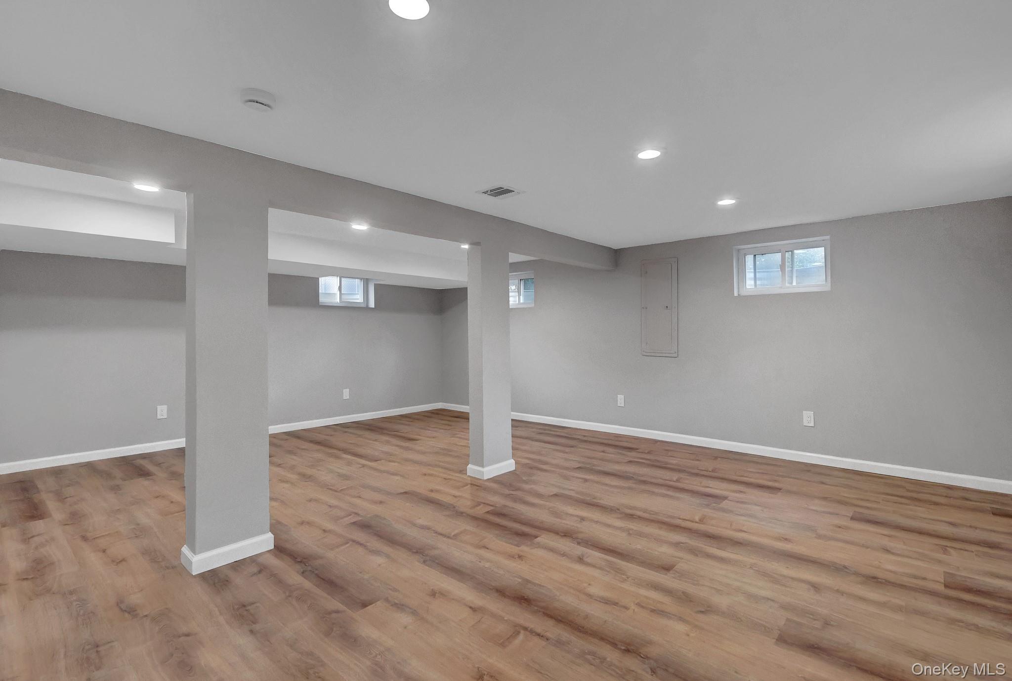 Single Family Hayrick Lane  Suffolk County, NY 11725, MLS-1033244-28