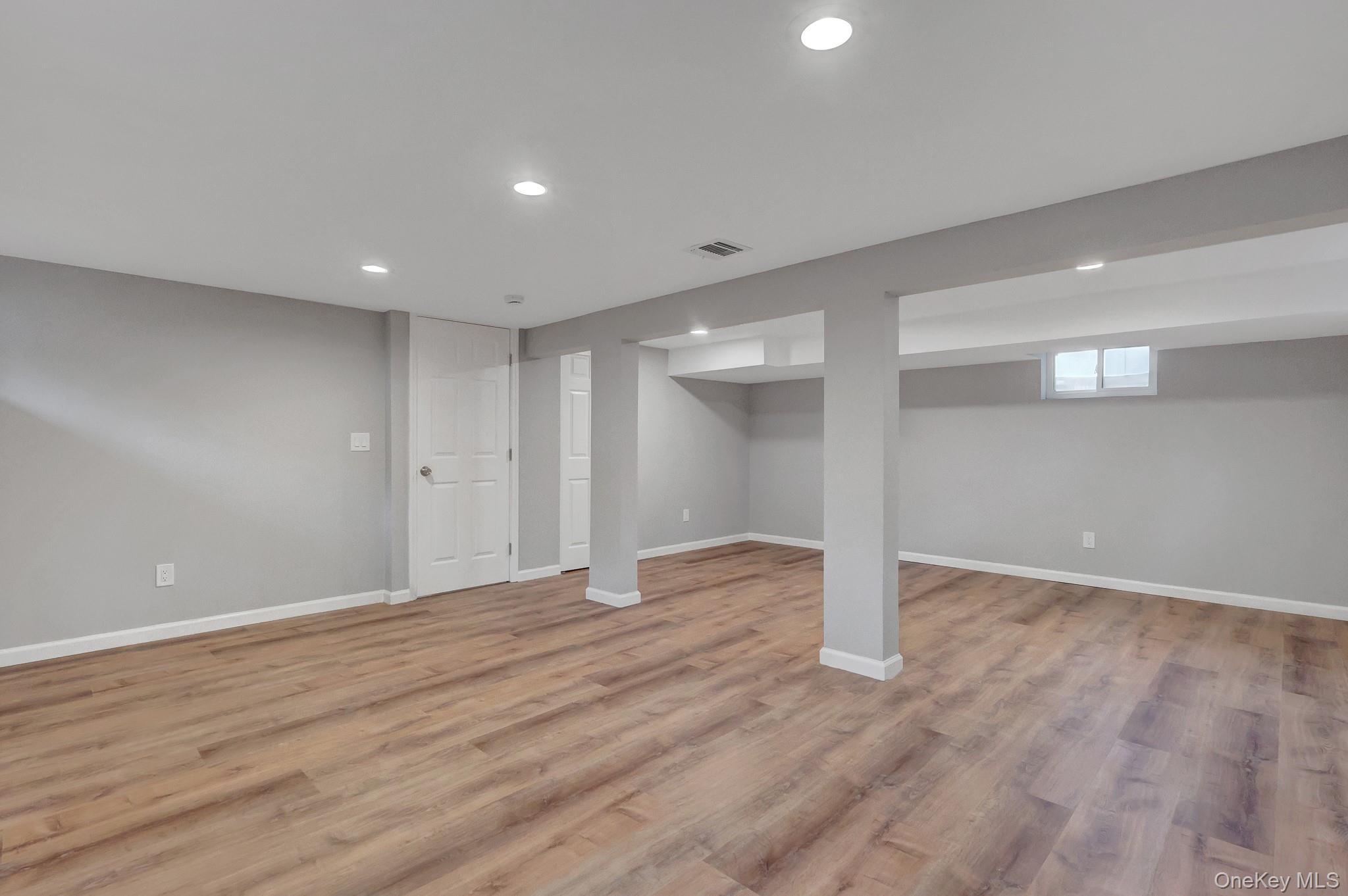 Single Family Hayrick Lane  Suffolk County, NY 11725, MLS-1033244-29