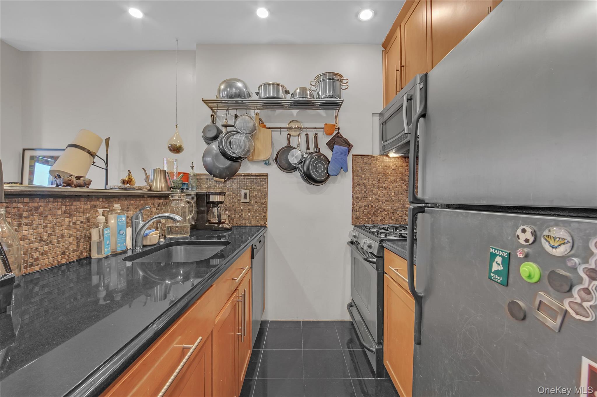 Single Family Dekalb Avenue  Brooklyn, NY 11216, MLS-1033246-16