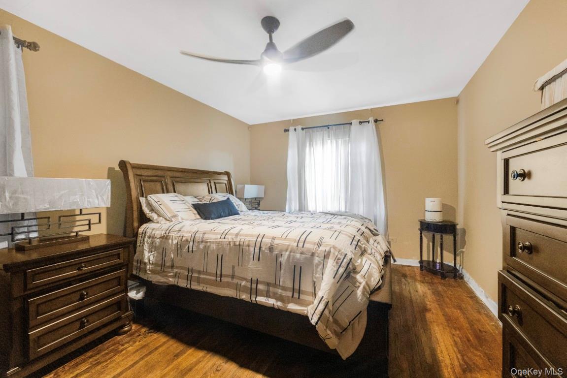 Single Family E 230th Street Bronx, NY 10466, MLS-1033263-13