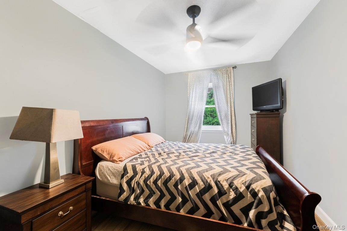 Single Family E 230th Street Bronx, NY 10466, MLS-1033263-15