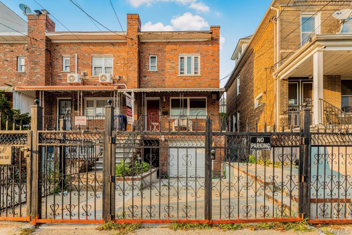 Single Family E 230th Street Bronx, NY 10466, MLS-1033263-3