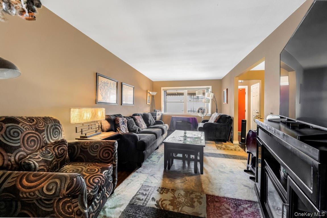 Single Family E 230th Street Bronx, NY 10466, MLS-1033263-6