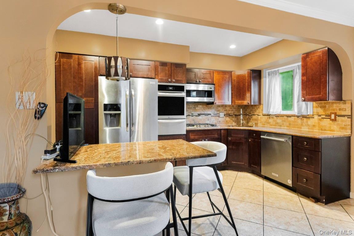 Single Family E 230th Street Bronx, NY 10466, MLS-1033263-9