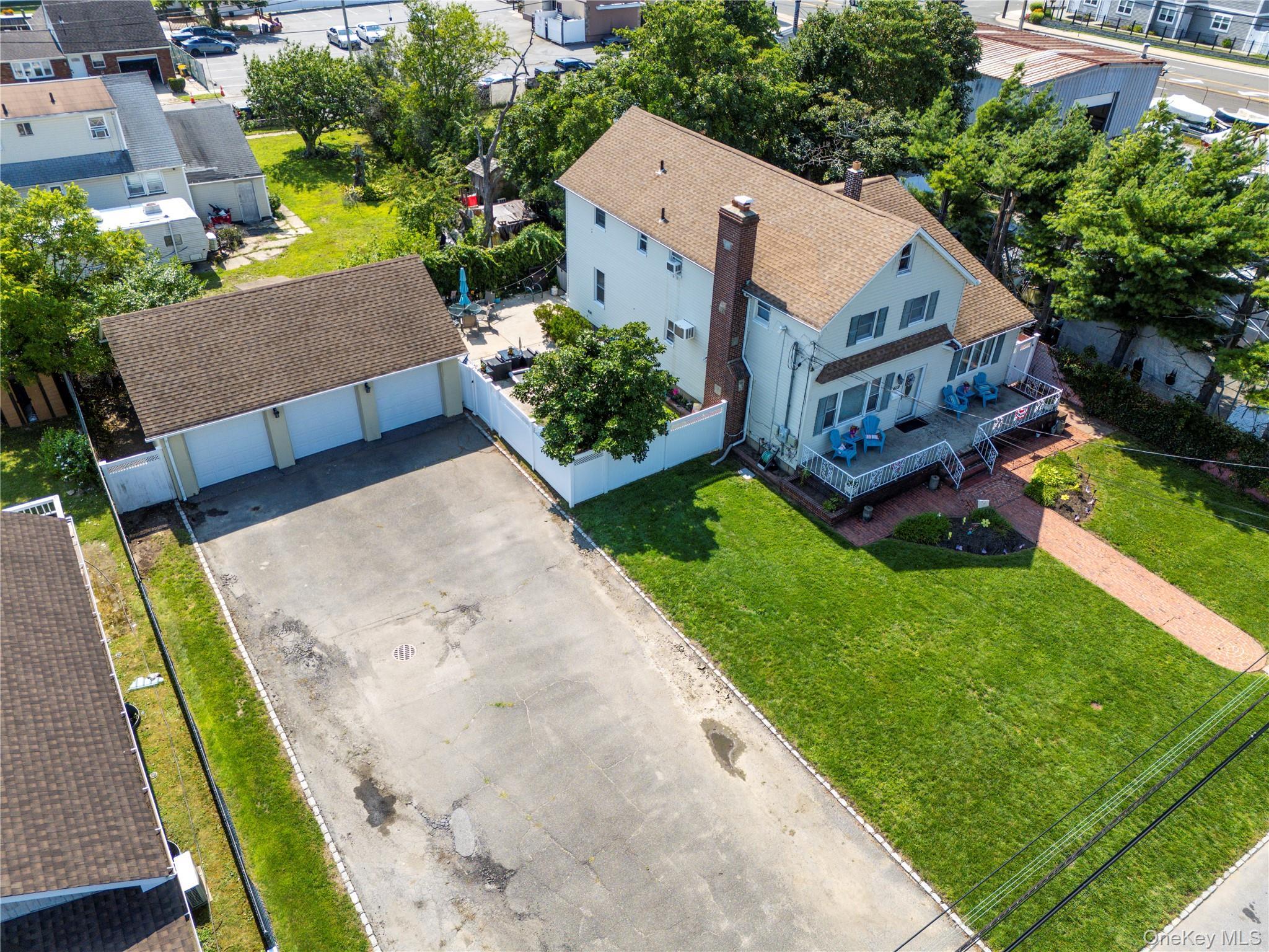 Single Family S 6th Street  Suffolk County, NY 11757, MLS-1033268-19