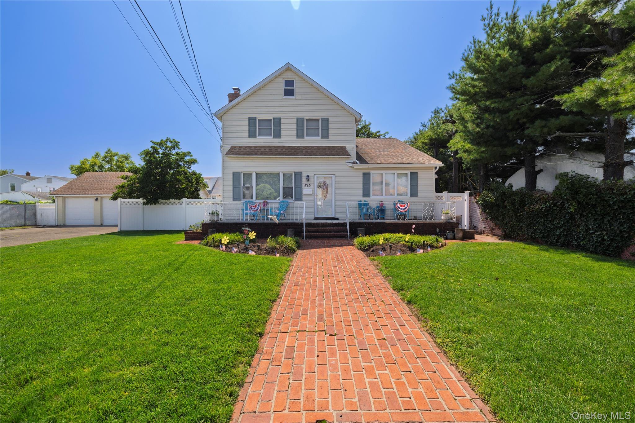 Single Family S 6th Street  Suffolk County, NY 11757, MLS-1033268-20