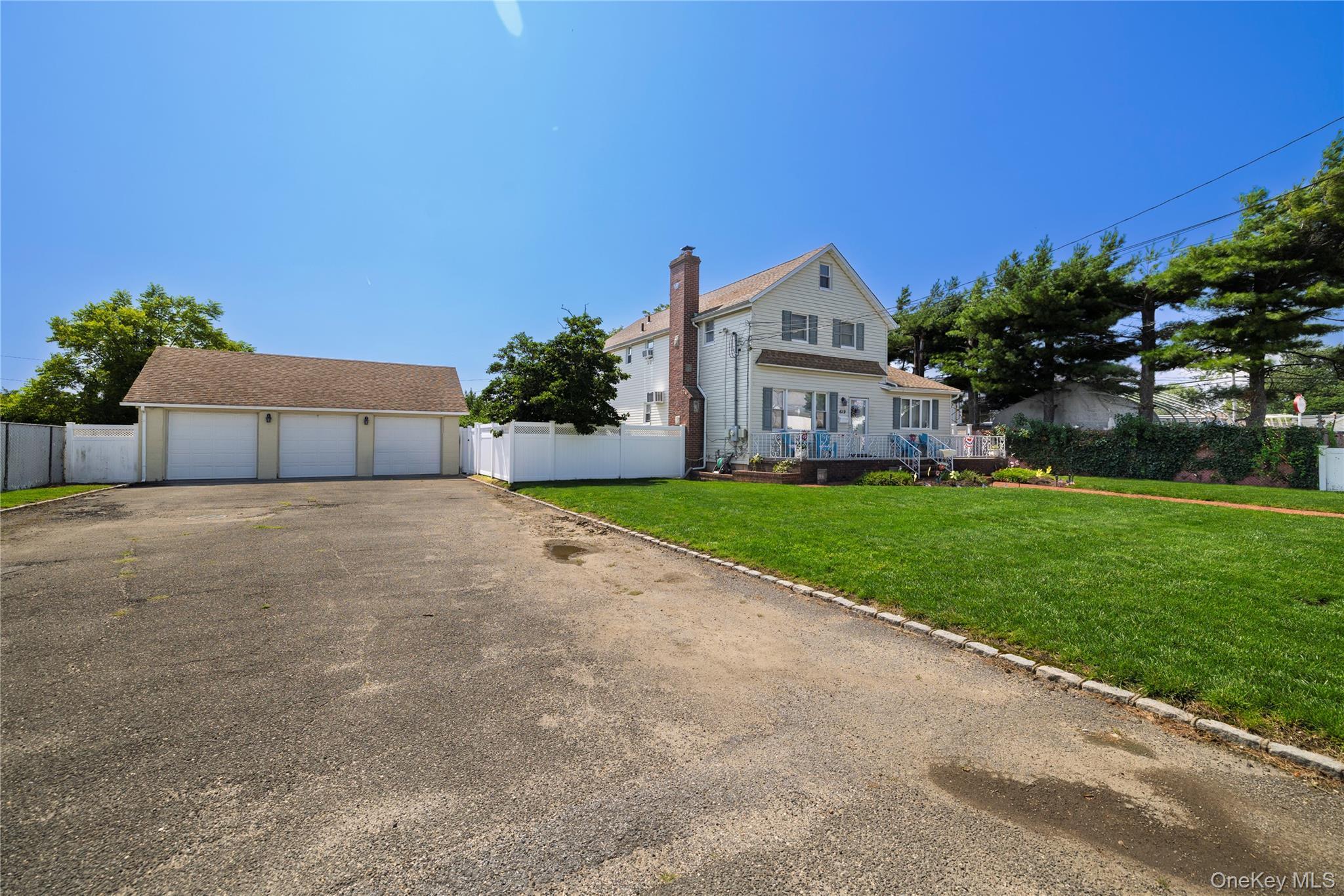 Single Family S 6th Street  Suffolk County, NY 11757, MLS-1033268-21