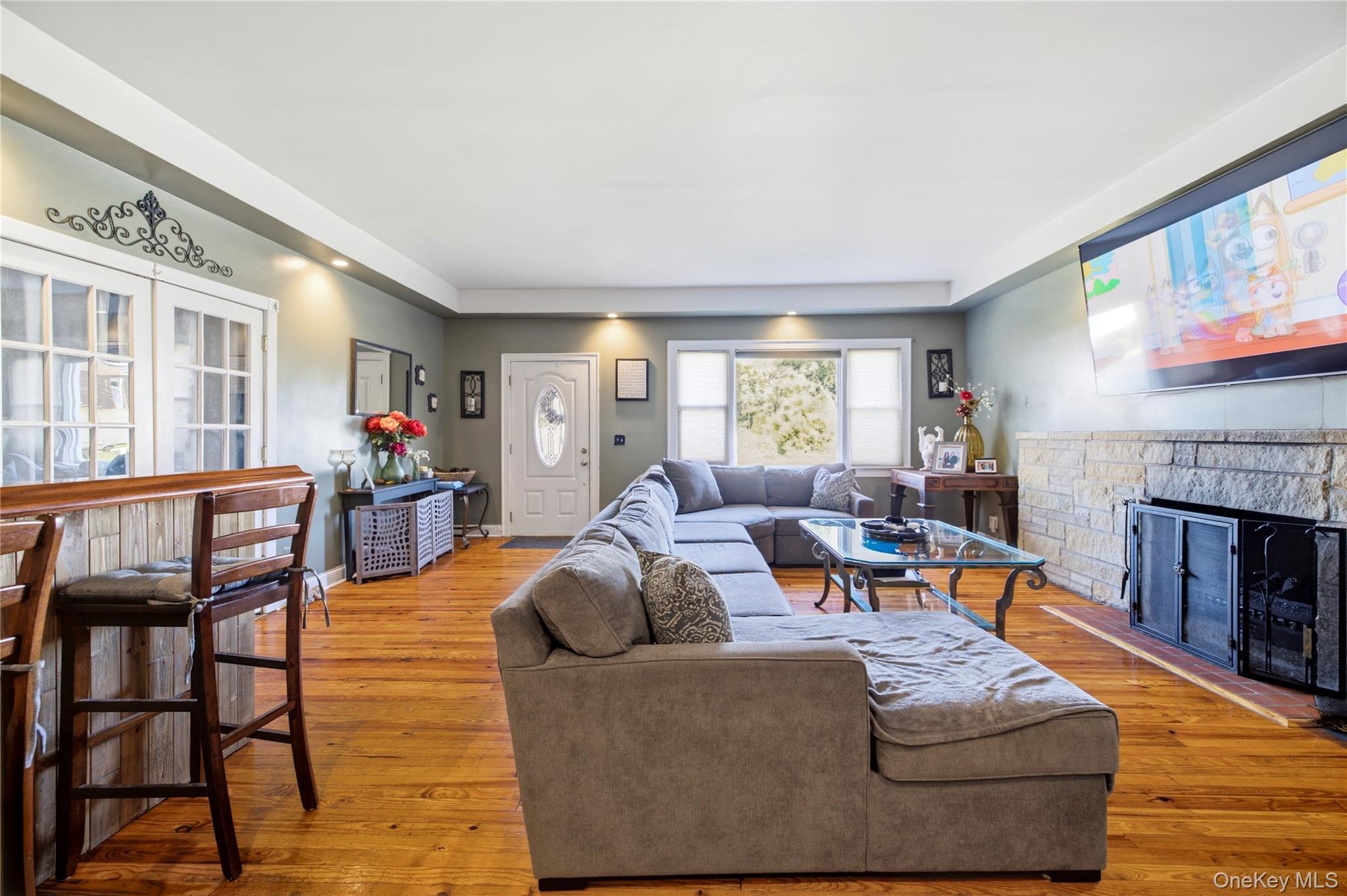 Single Family S 6th Street  Suffolk County, NY 11757, MLS-1033268-3