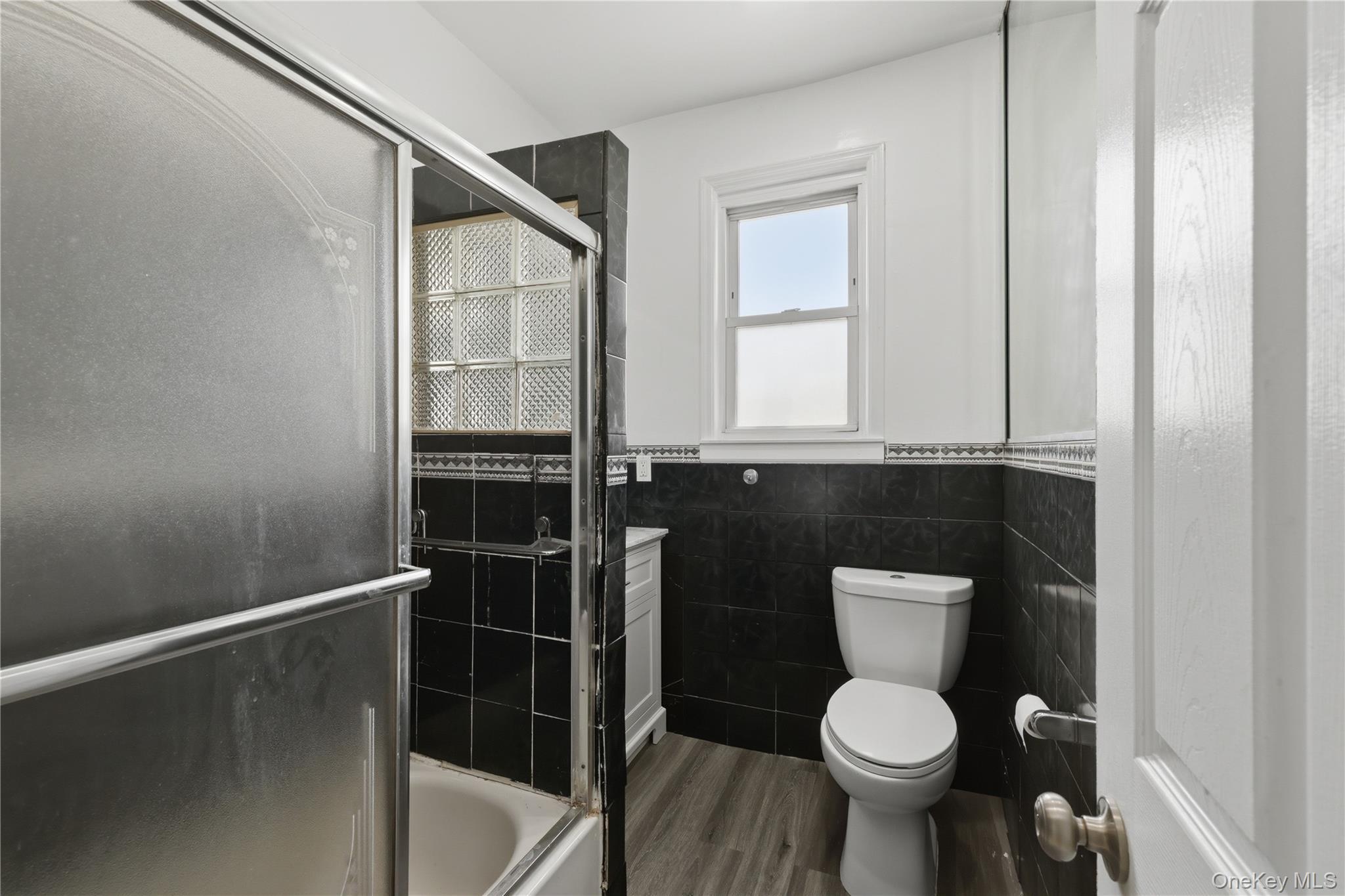 Single Family Cresskill Place Queens, NY 11435, MLS-1033276-13