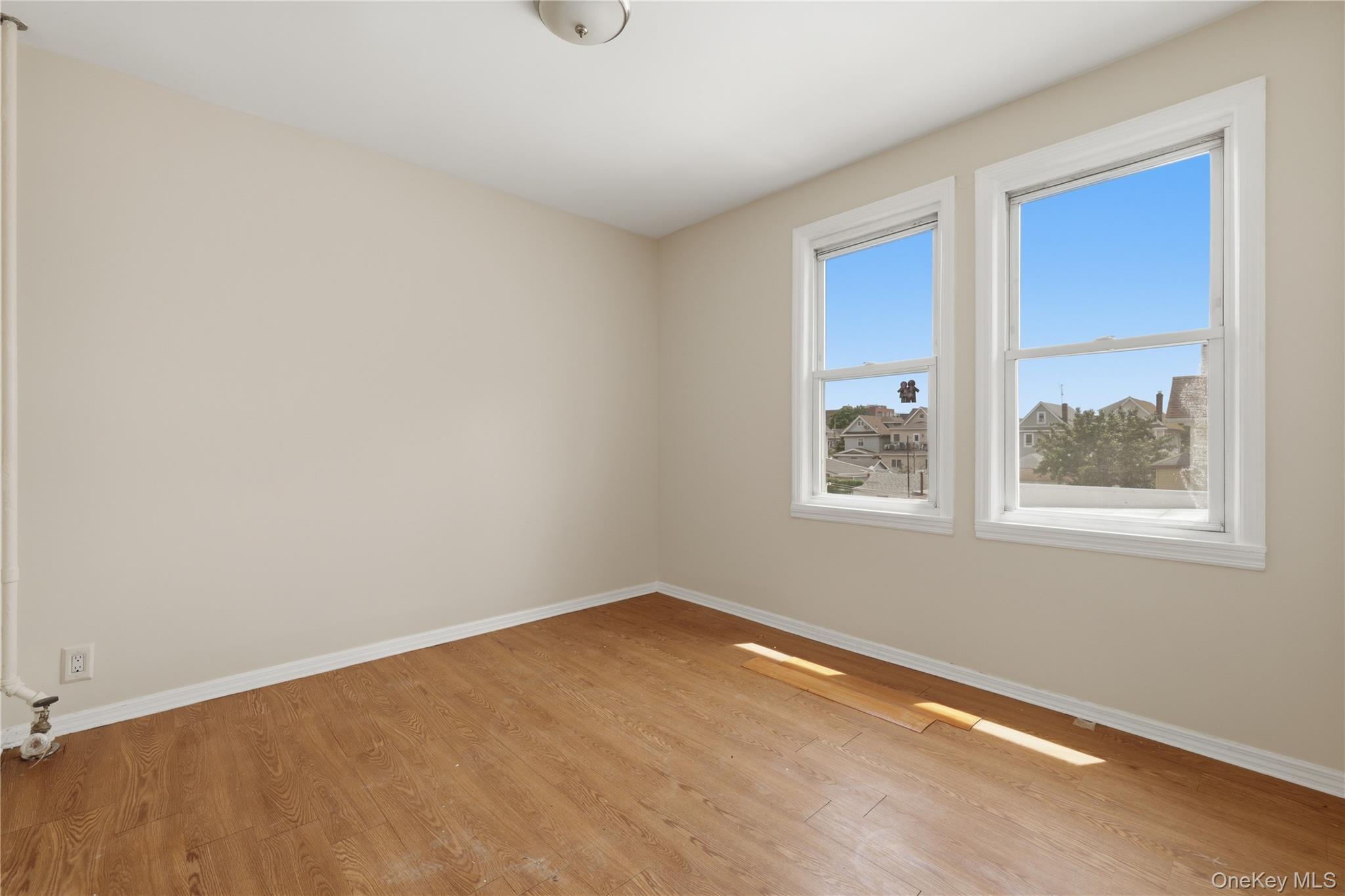 Single Family Cresskill Place Queens, NY 11435, MLS-1033276-17