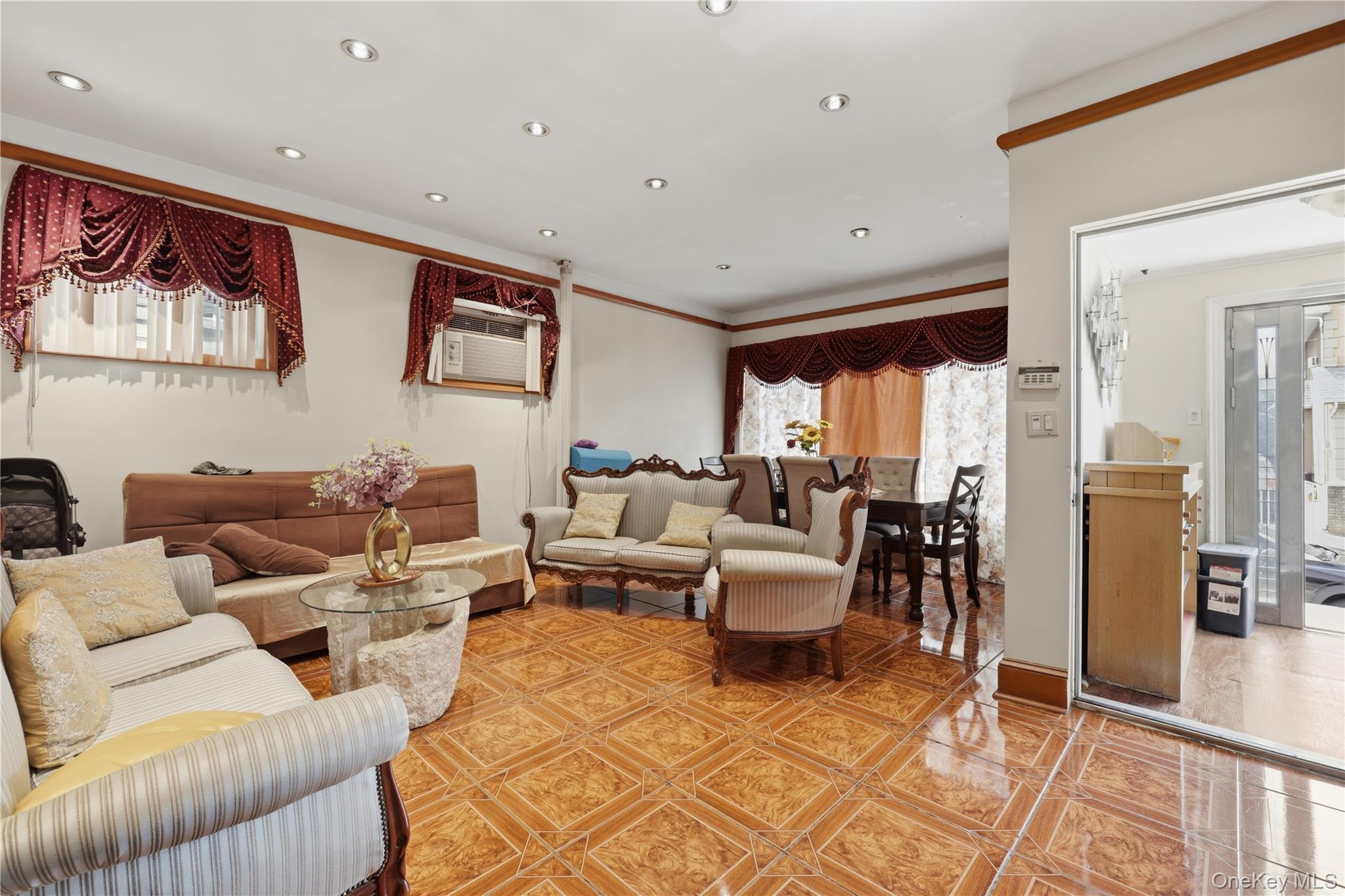 Single Family Cresskill Place Queens, NY 11435, MLS-1033276-2