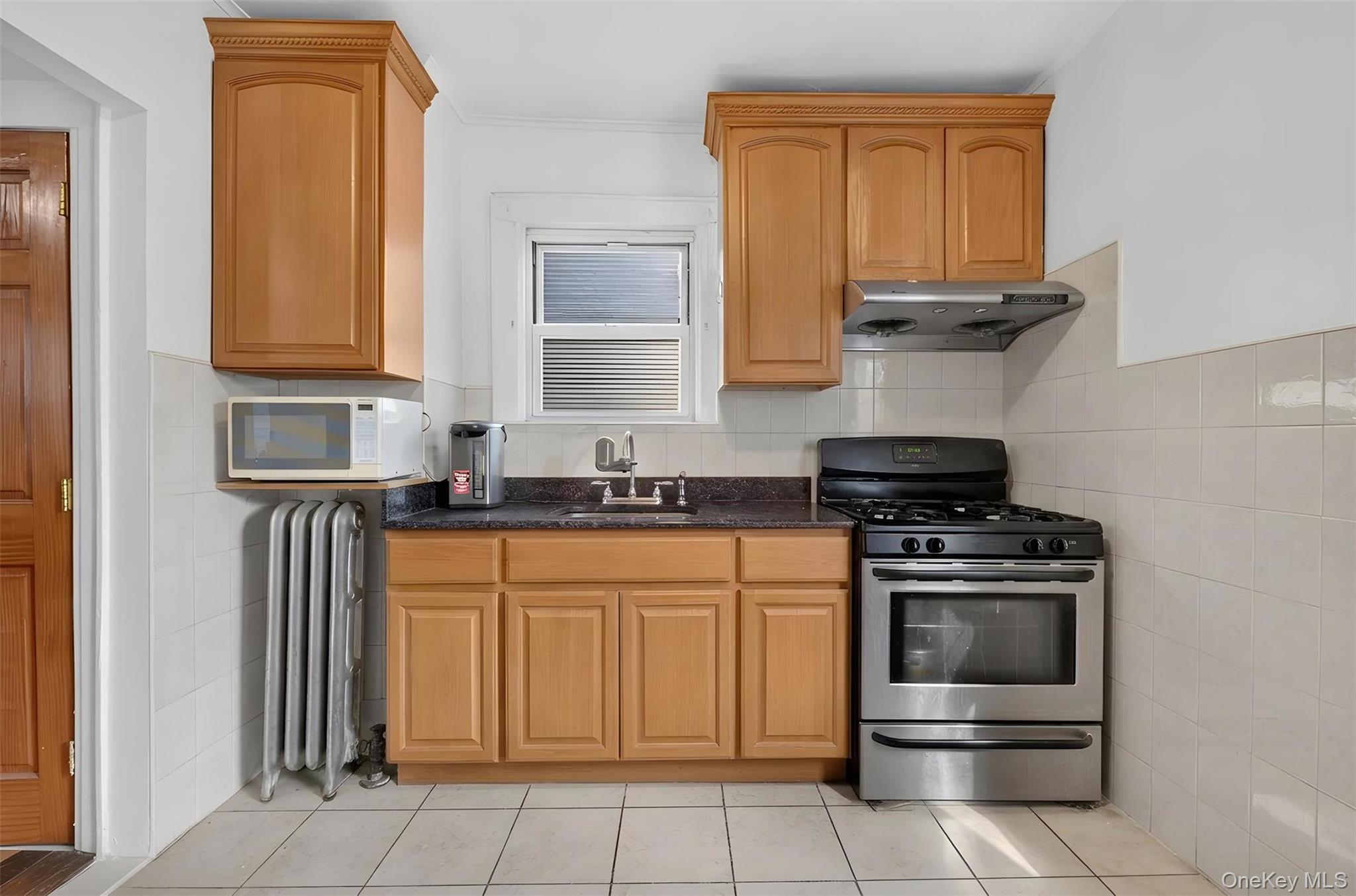 Single Family Manse Street Queens, NY 11375, MLS-1033288-10