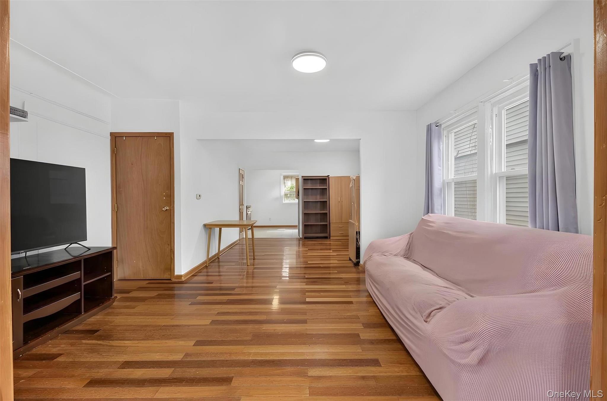 Single Family Manse Street Queens, NY 11375, MLS-1033288-4