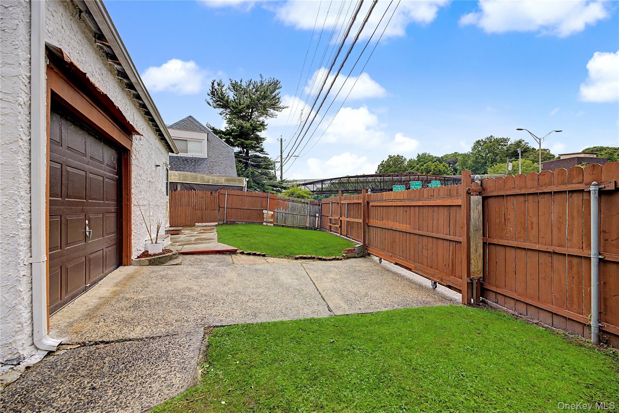 Single Family Longmeadow Road  Westchester County, NY 10704, MLS-1033294-8