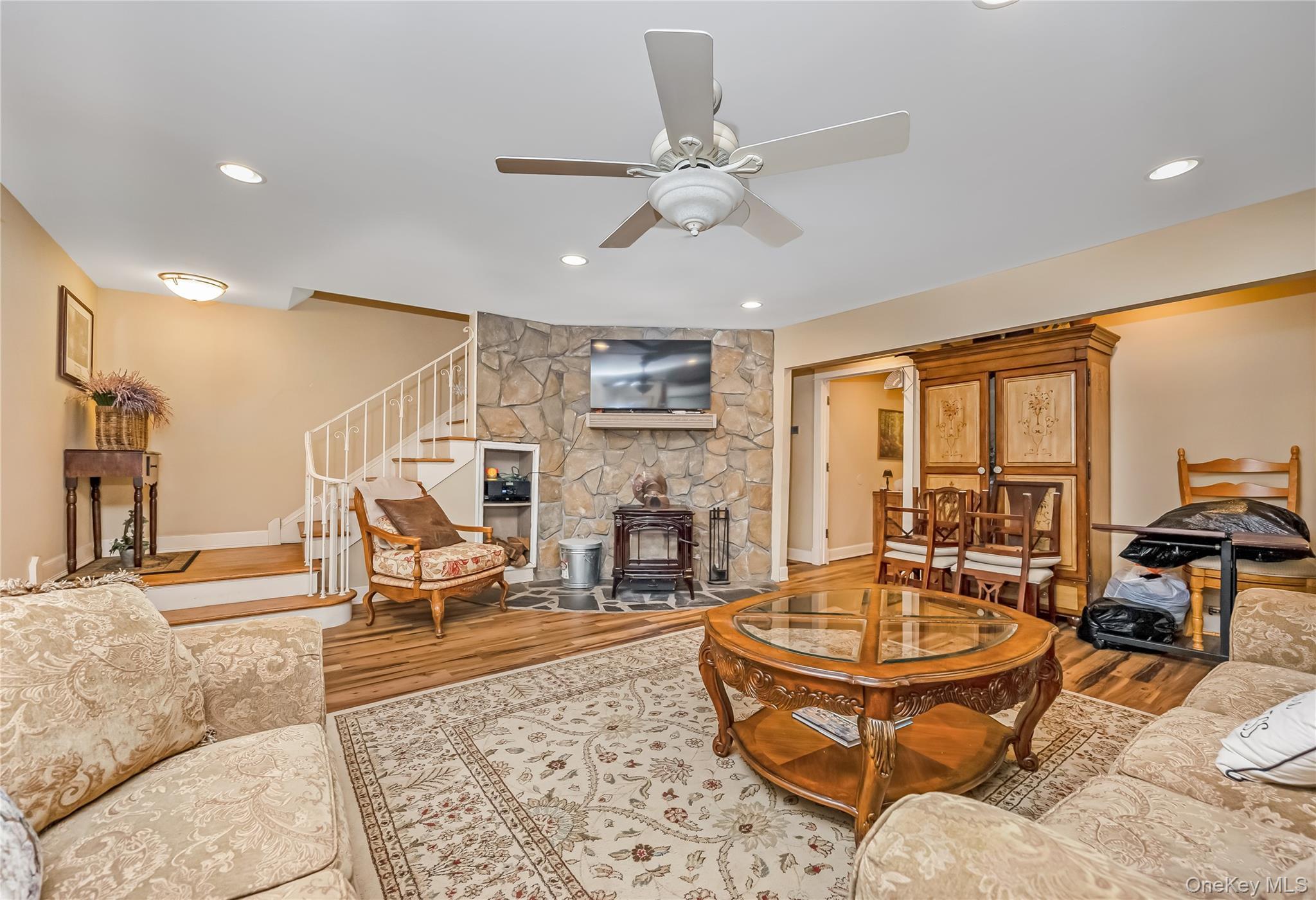 Single Family Middle Country Road  Suffolk County, NY 11953, MLS-1033309-7