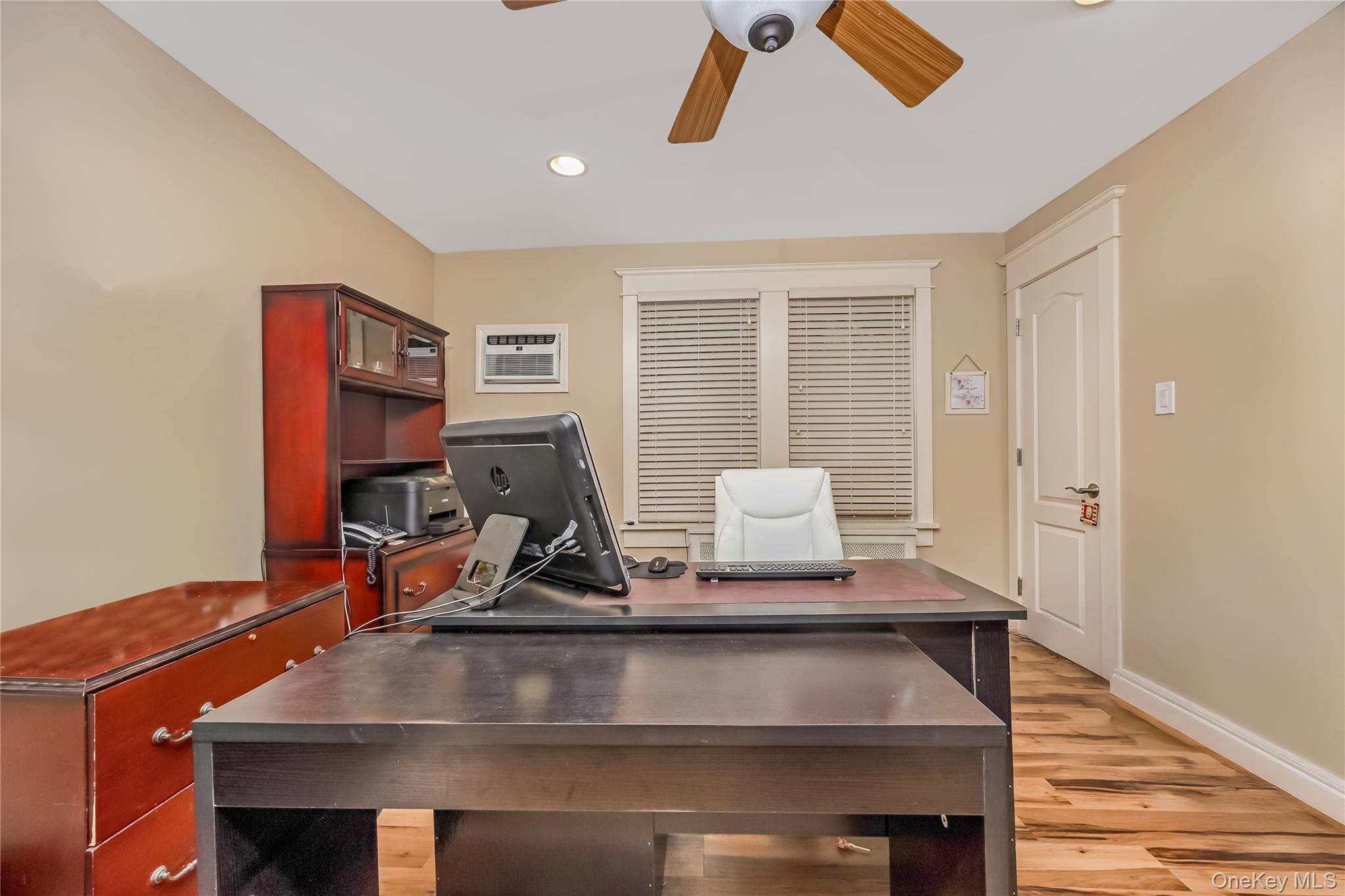 Single Family Middle Country Road  Suffolk County, NY 11953, MLS-1033309-8