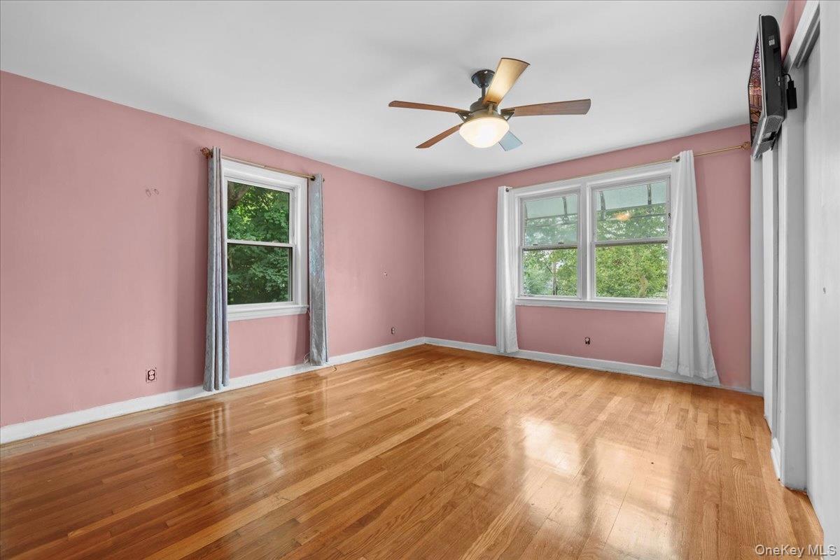 Single Family Kingsland Avenue Bronx, NY 10469, MLS-1033312-13