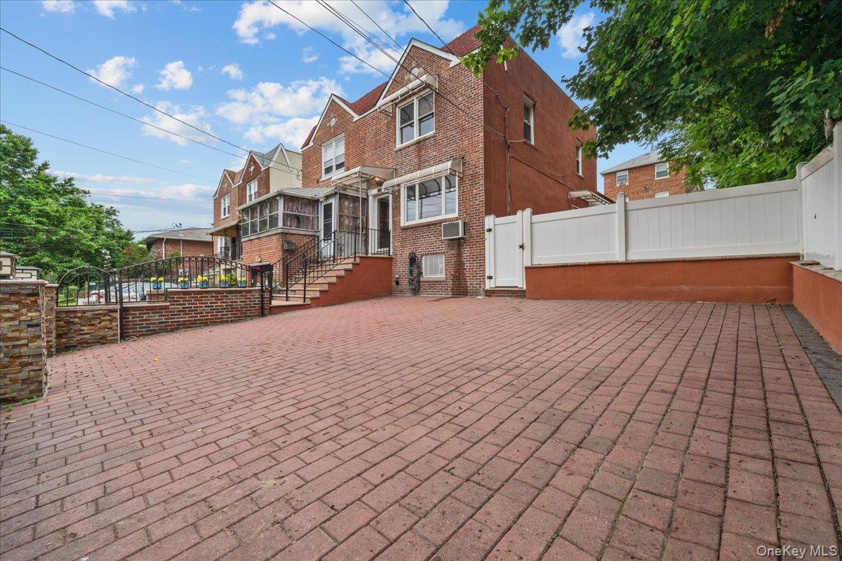 Single Family Kingsland Avenue Bronx, NY 10469, MLS-1033312-3