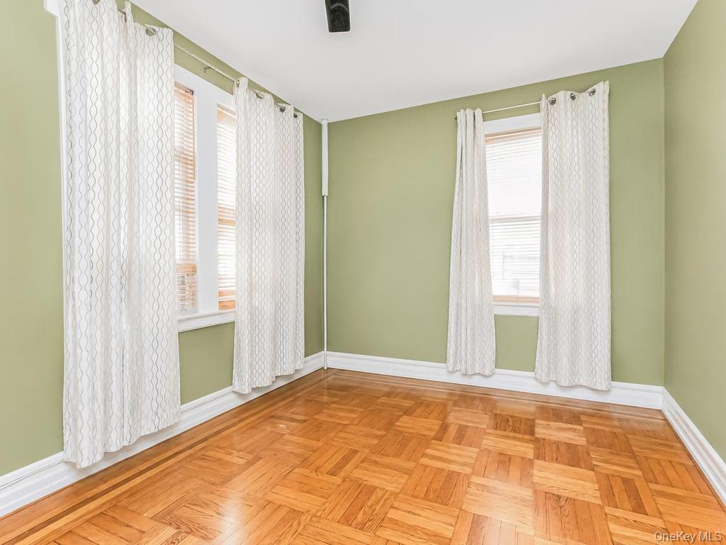 Single Family Phelan Place Bronx, NY 10453, MLS-1033327-17