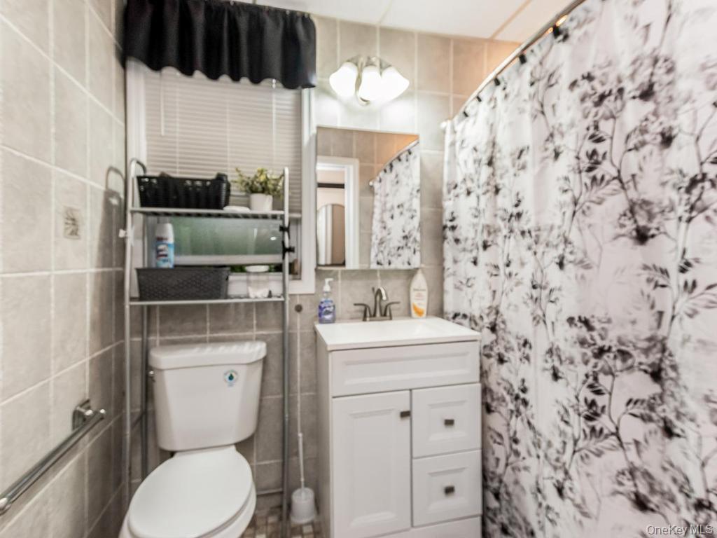 Single Family Phelan Place Bronx, NY 10453, MLS-1033327-23